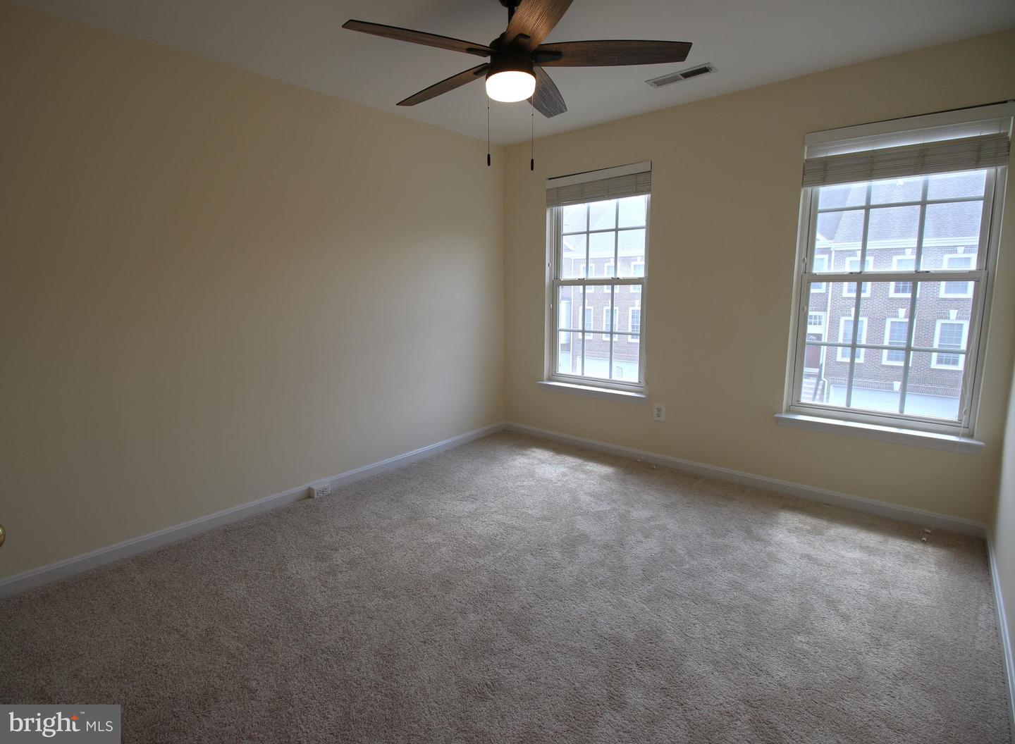 26071 NIMBLETON SQ, CHANTILLY, Virginia 20152, 3 Bedrooms Bedrooms, ,2 BathroomsBathrooms,Residential,For sale,26071 NIMBLETON SQ,VALO2088120 MLS # VALO2088120