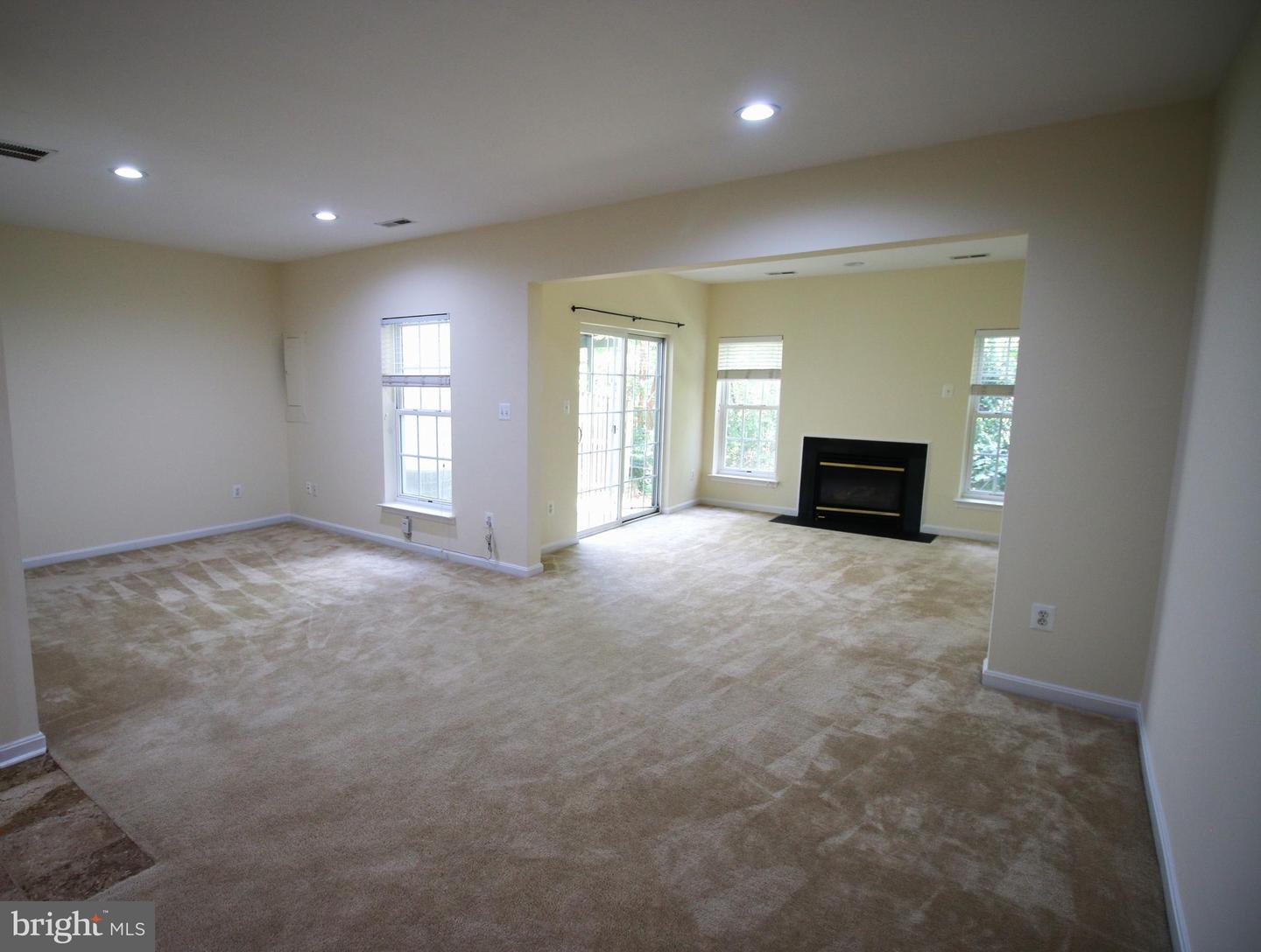 26071 NIMBLETON SQ, CHANTILLY, Virginia 20152, 3 Bedrooms Bedrooms, ,2 BathroomsBathrooms,Residential,For sale,26071 NIMBLETON SQ,VALO2088120 MLS # VALO2088120