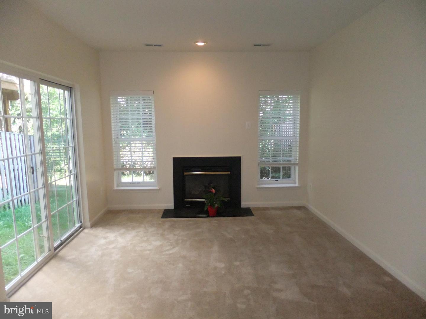 26071 NIMBLETON SQ, CHANTILLY, Virginia 20152, 3 Bedrooms Bedrooms, ,2 BathroomsBathrooms,Residential,For sale,26071 NIMBLETON SQ,VALO2088120 MLS # VALO2088120