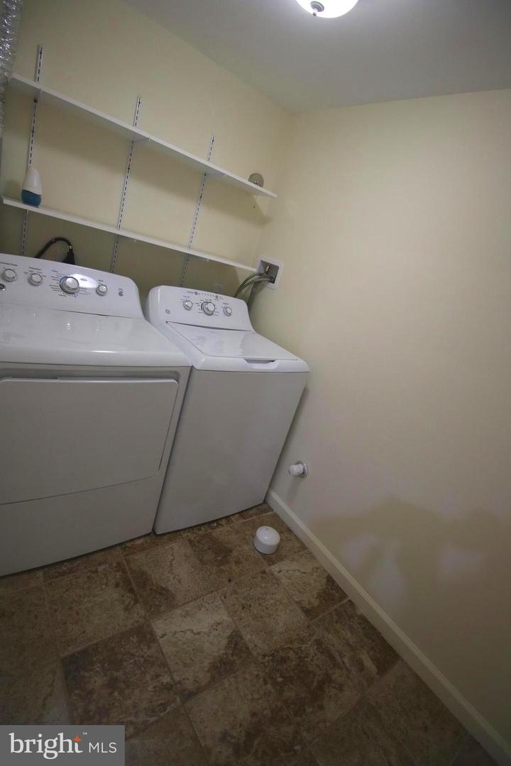 26071 NIMBLETON SQ, CHANTILLY, Virginia 20152, 3 Bedrooms Bedrooms, ,2 BathroomsBathrooms,Residential,For sale,26071 NIMBLETON SQ,VALO2088120 MLS # VALO2088120