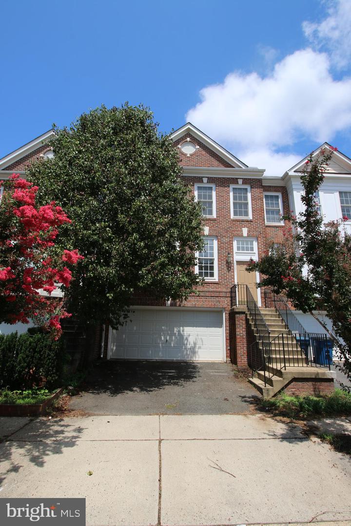 26071 NIMBLETON SQ, CHANTILLY, Virginia 20152, 3 Bedrooms Bedrooms, ,2 BathroomsBathrooms,Residential,For sale,26071 NIMBLETON SQ,VALO2088120 MLS # VALO2088120