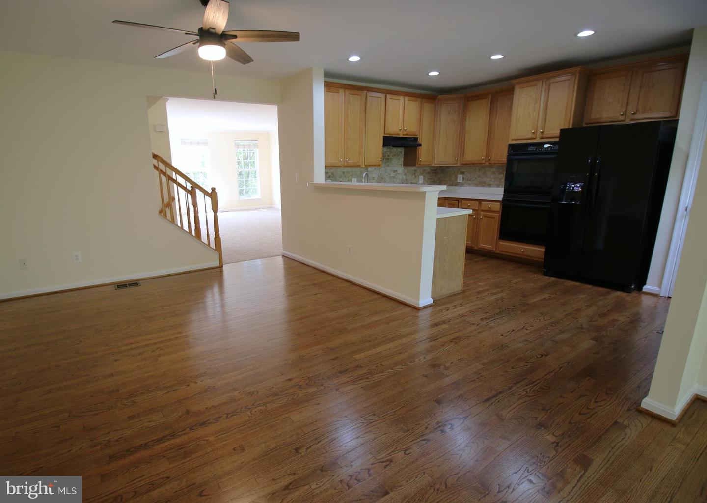 26071 NIMBLETON SQ, CHANTILLY, Virginia 20152, 3 Bedrooms Bedrooms, ,2 BathroomsBathrooms,Residential,For sale,26071 NIMBLETON SQ,VALO2088120 MLS # VALO2088120