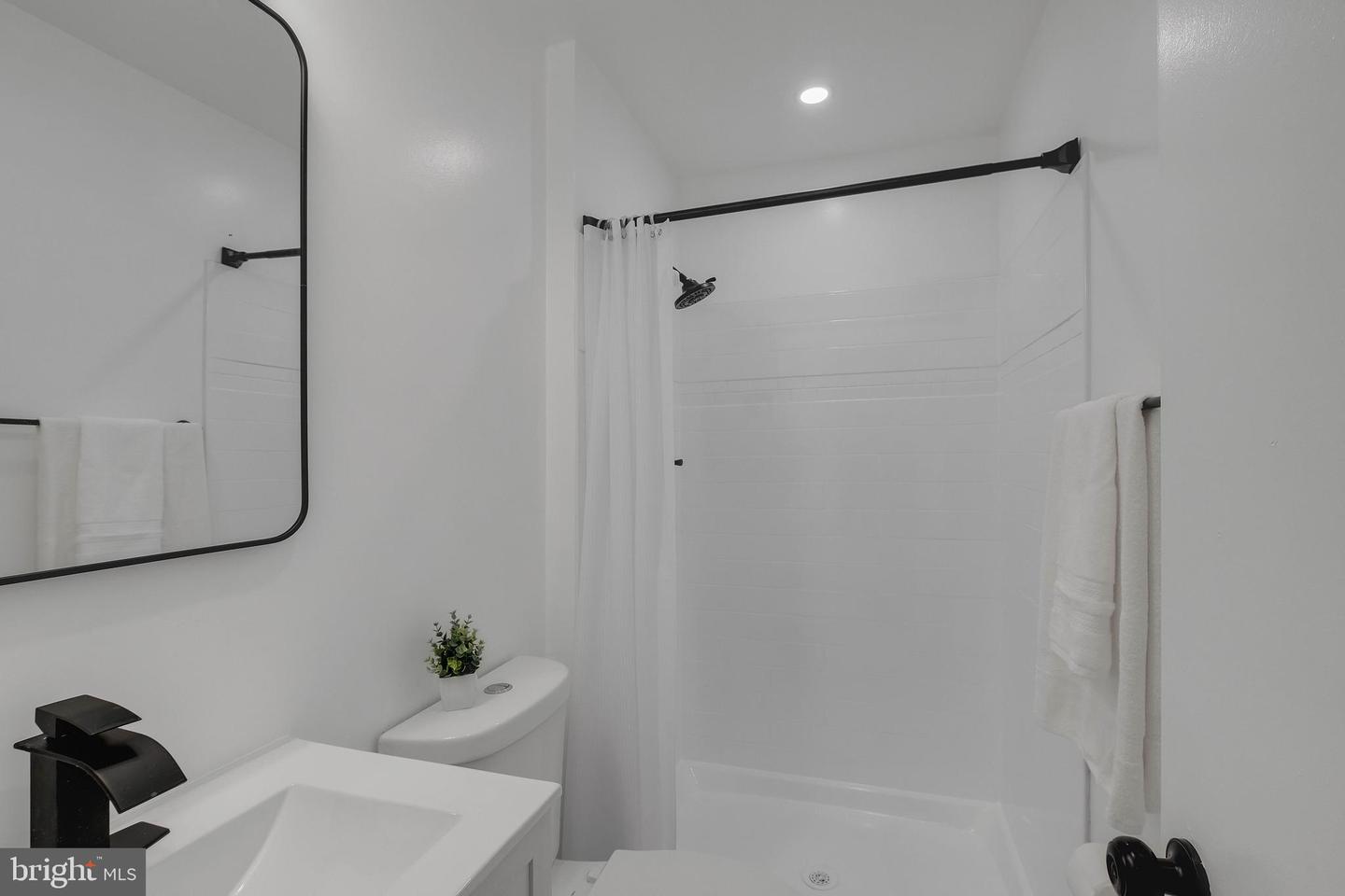 14079 GERALDINE CT, WOODBRIDGE, Virginia 22193, 4 Bedrooms Bedrooms, ,3 BathroomsBathrooms,Residential,For sale,14079 GERALDINE CT,VAPW2091264 MLS # VAPW2091264