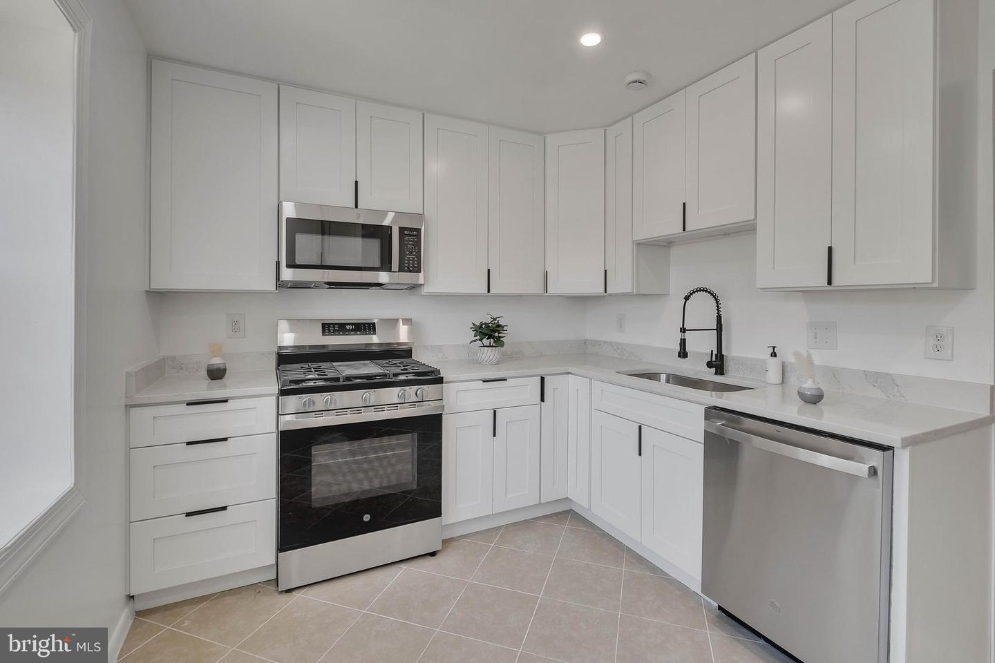 14079 GERALDINE CT, WOODBRIDGE, Virginia 22193, 4 Bedrooms Bedrooms, ,3 BathroomsBathrooms,Residential,For sale,14079 GERALDINE CT,VAPW2091264 MLS # VAPW2091264