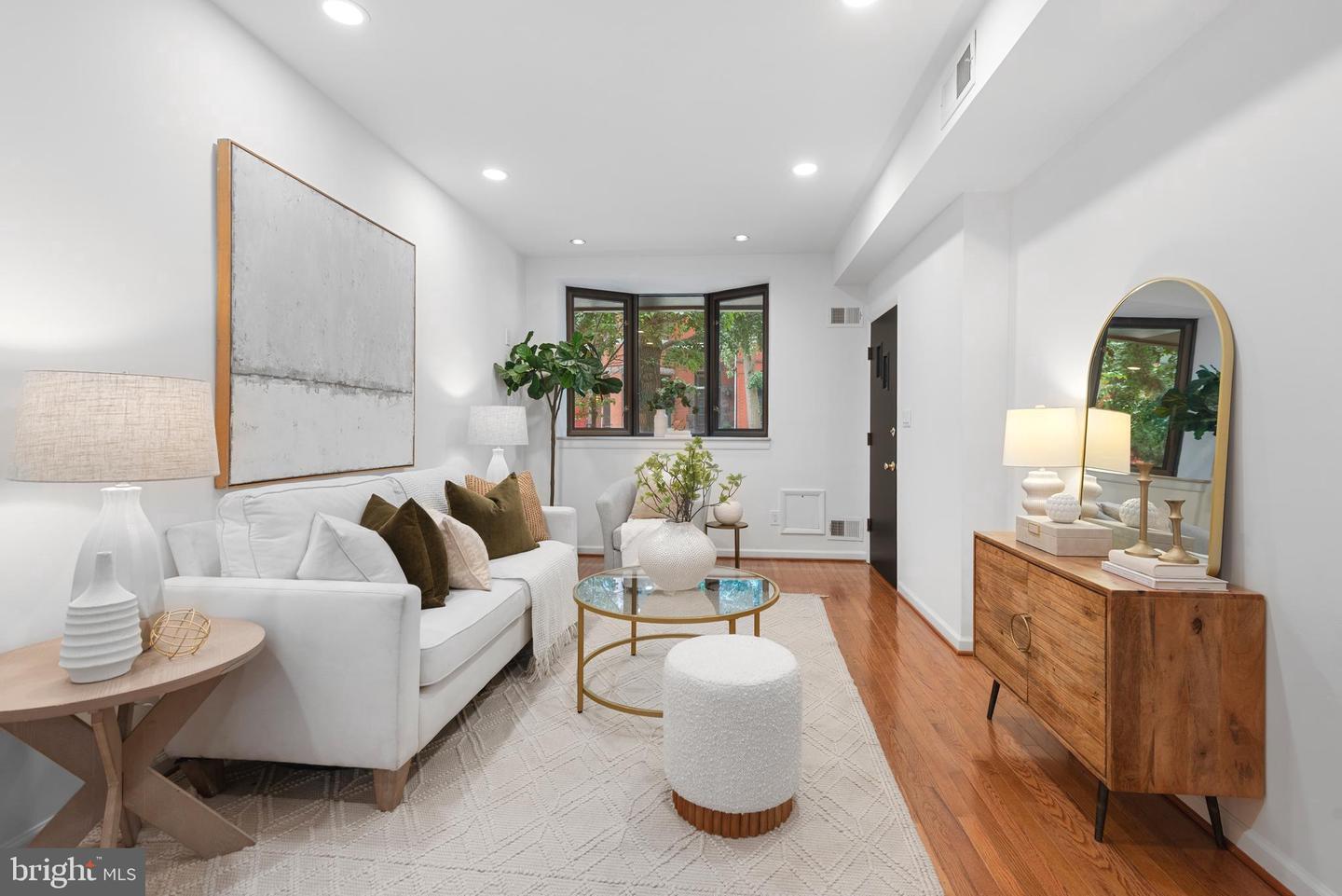 1773 SWANN ST NW, WASHINGTON, District Of Columbia 20009, 2 Bedrooms Bedrooms, ,2 BathroomsBathrooms,Residential,For sale,1773 SWANN ST NW,DCDC2194438 MLS # DCDC2194438