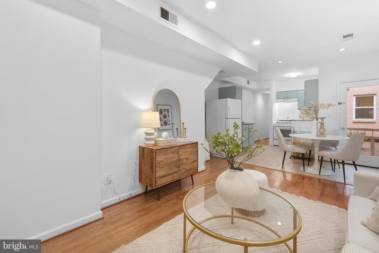 1773 SWANN ST NW, WASHINGTON, District Of Columbia 20009, 2 Bedrooms Bedrooms, ,2 BathroomsBathrooms,Residential,For sale,1773 SWANN ST NW,DCDC2194438 MLS # DCDC2194438
