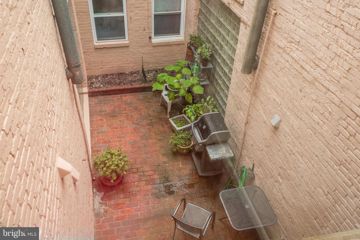 1773 SWANN ST NW, WASHINGTON, District Of Columbia 20009, 2 Bedrooms Bedrooms, ,2 BathroomsBathrooms,Residential,For sale,1773 SWANN ST NW,DCDC2194438 MLS # DCDC2194438