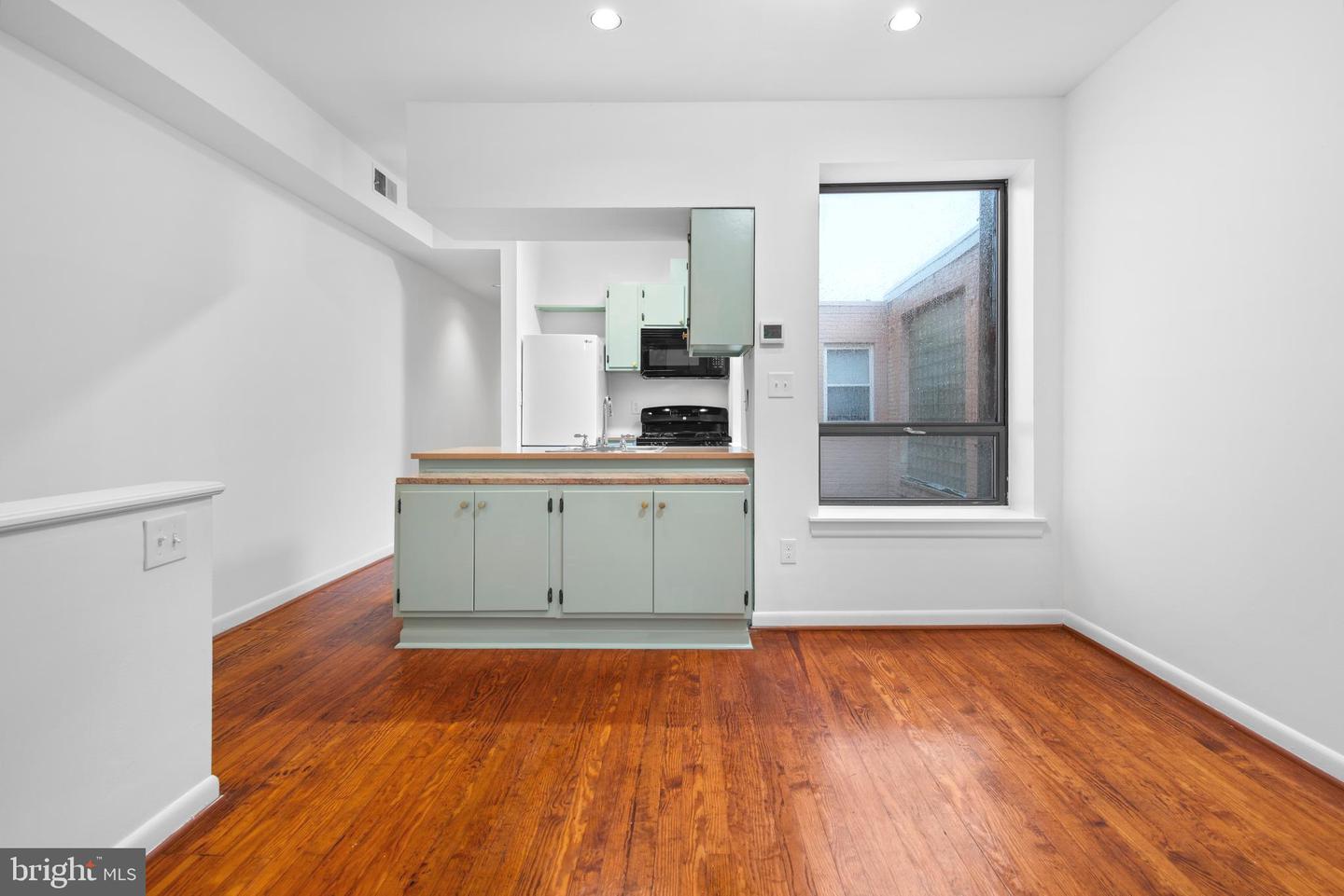 1773 SWANN ST NW, WASHINGTON, District Of Columbia 20009, 2 Bedrooms Bedrooms, ,2 BathroomsBathrooms,Residential,For sale,1773 SWANN ST NW,DCDC2194438 MLS # DCDC2194438