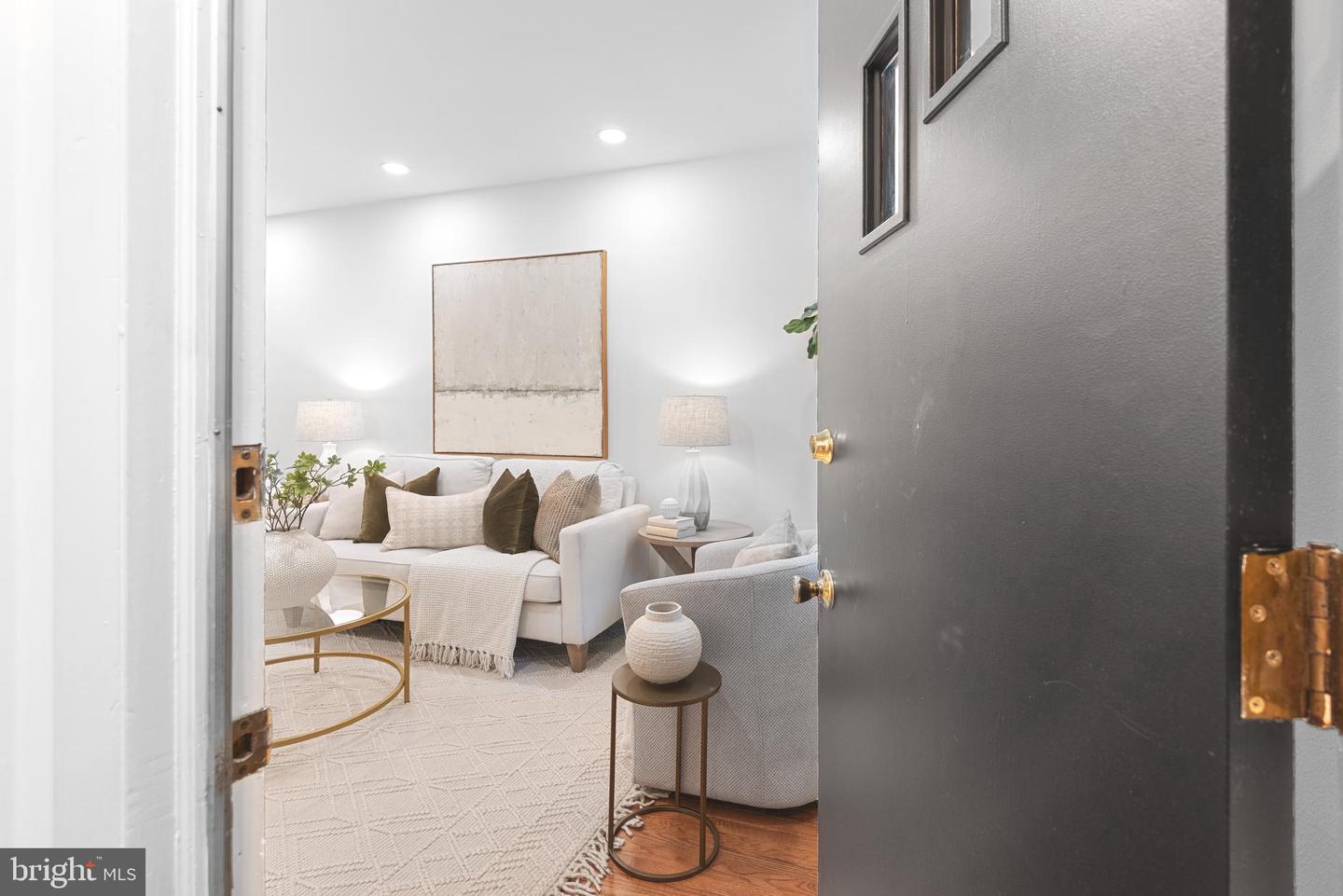 1773 SWANN ST NW, WASHINGTON, District Of Columbia 20009, 2 Bedrooms Bedrooms, ,2 BathroomsBathrooms,Residential,For sale,1773 SWANN ST NW,DCDC2194438 MLS # DCDC2194438