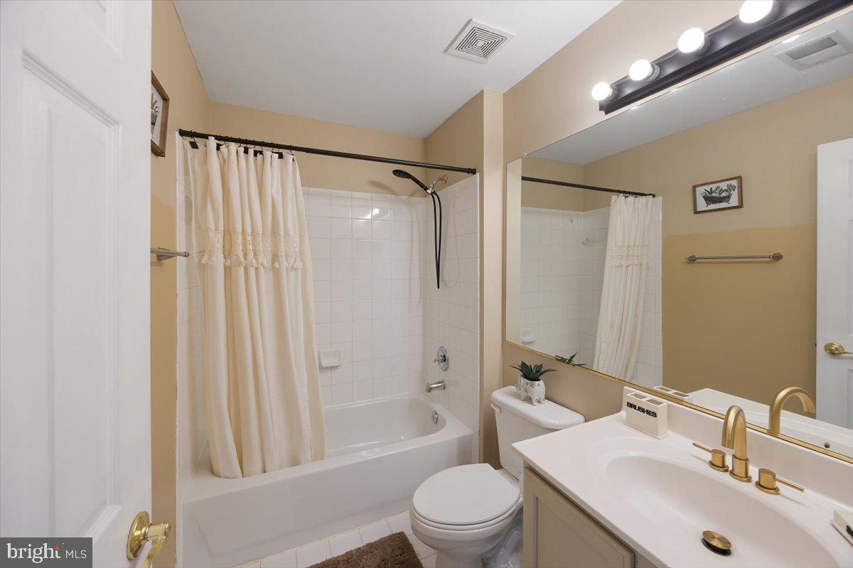 4127 DALLAS HUTCHISON ST, CHANTILLY, Virginia 20151, 3 Bedrooms Bedrooms, ,3 BathroomsBathrooms,Residential,For sale,4127 DALLAS HUTCHISON ST,VAFX2236064 MLS # VAFX2236064