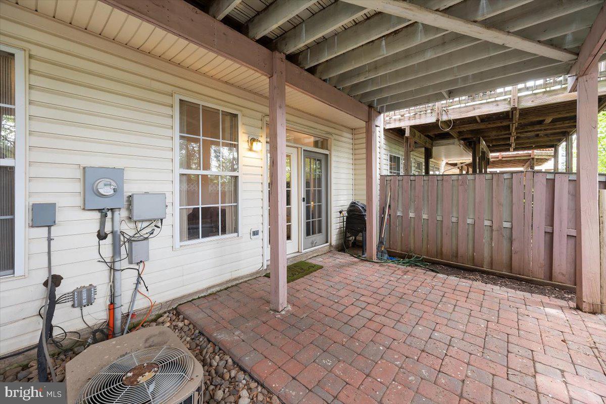 4127 DALLAS HUTCHISON ST, CHANTILLY, Virginia 20151, 3 Bedrooms Bedrooms, ,3 BathroomsBathrooms,Residential,For sale,4127 DALLAS HUTCHISON ST,VAFX2236064 MLS # VAFX2236064