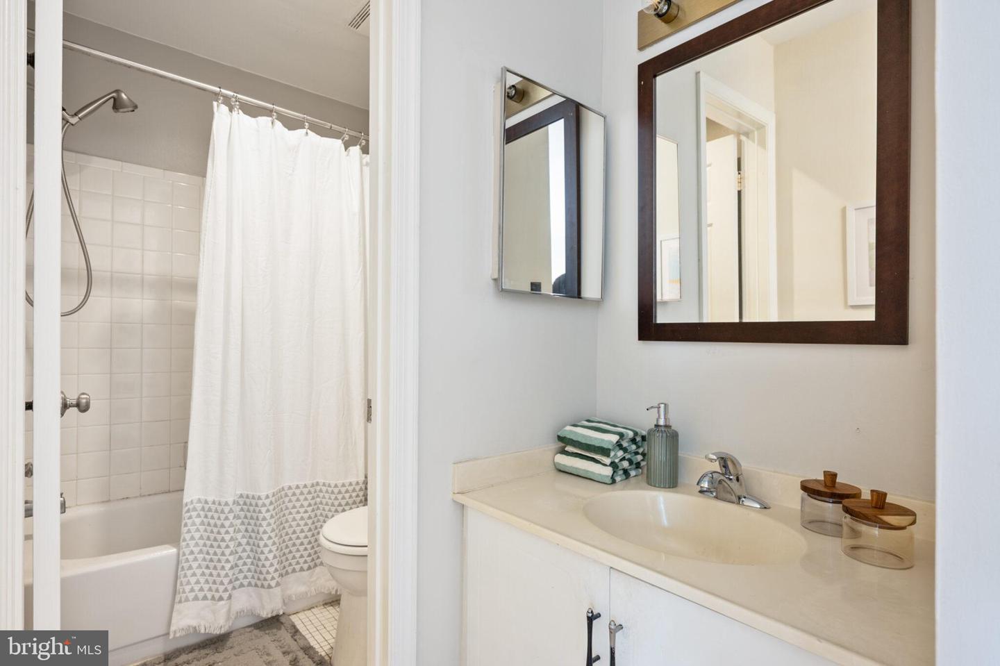 2759 CARTER FARM CT, ALEXANDRIA, Virginia 22306, 4 Bedrooms Bedrooms, ,3 BathroomsBathrooms,Residential,For sale,2759 CARTER FARM CT,VAFX2237748 MLS # VAFX2237748