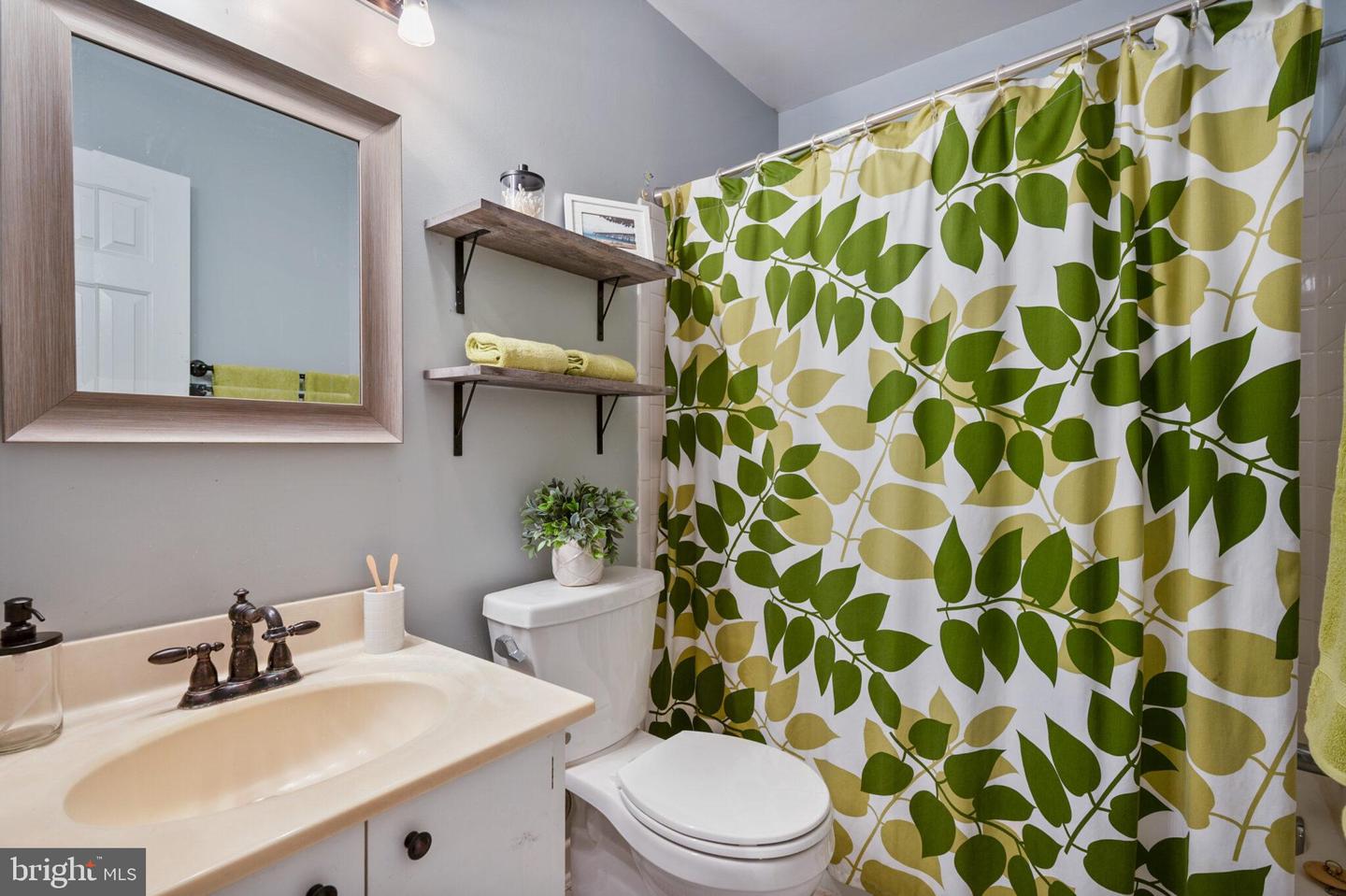 2759 CARTER FARM CT, ALEXANDRIA, Virginia 22306, 4 Bedrooms Bedrooms, ,3 BathroomsBathrooms,Residential,For sale,2759 CARTER FARM CT,VAFX2237748 MLS # VAFX2237748
