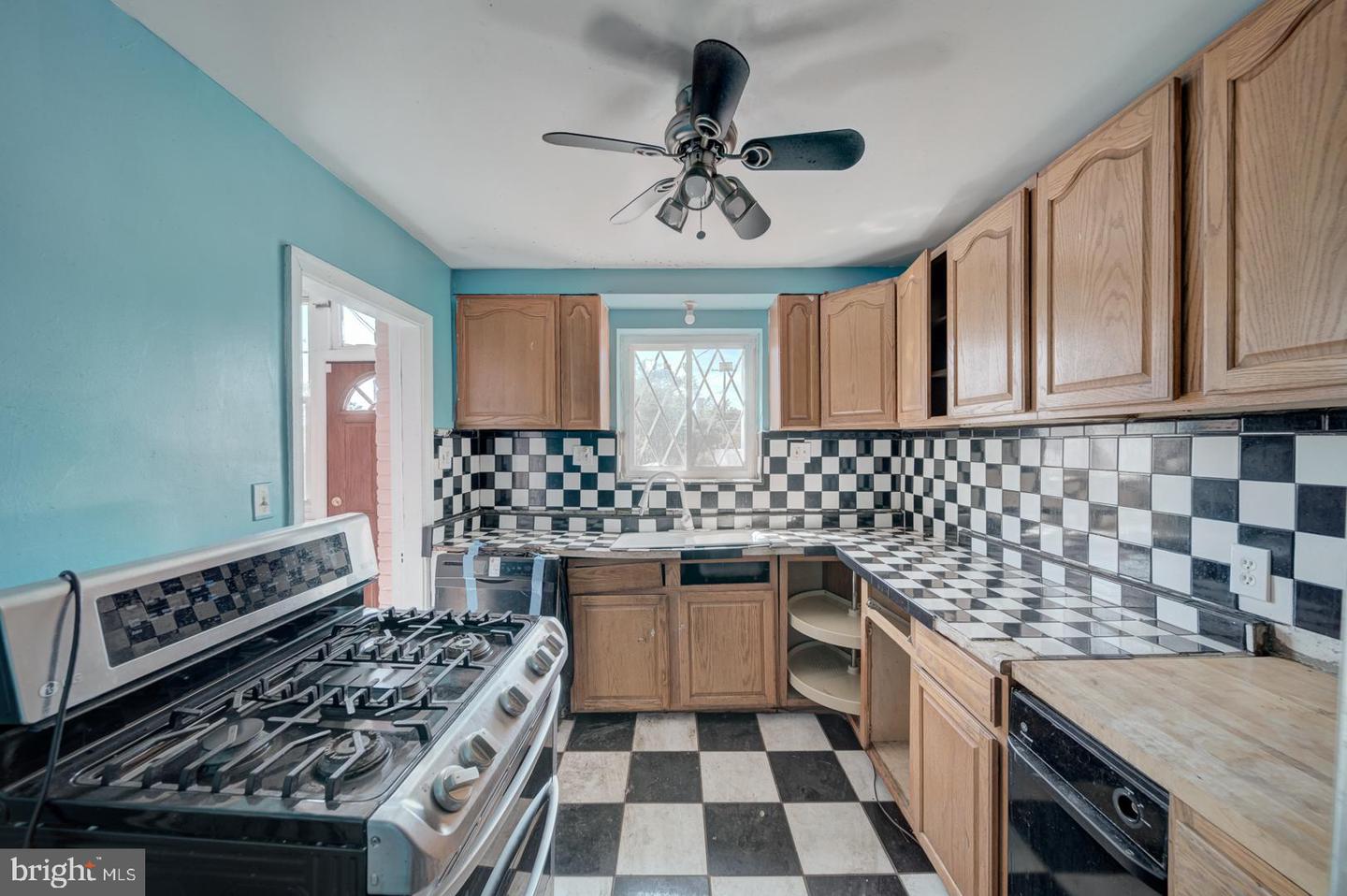 5128 NEW HAMPSHIRE AVE NW, WASHINGTON, District Of Columbia 20011, 3 Bedrooms Bedrooms, ,3 BathroomsBathrooms,Residential,For sale,5128 NEW HAMPSHIRE AVE NW,DCDC2200330 MLS # DCDC2200330