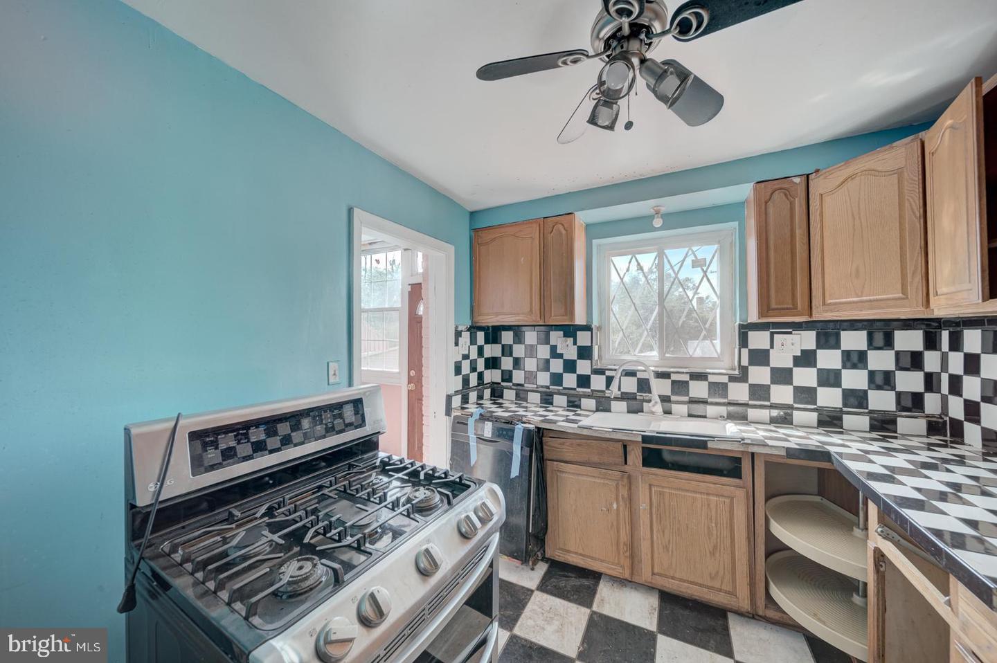 5128 NEW HAMPSHIRE AVE NW, WASHINGTON, District Of Columbia 20011, 3 Bedrooms Bedrooms, ,3 BathroomsBathrooms,Residential,For sale,5128 NEW HAMPSHIRE AVE NW,DCDC2200330 MLS # DCDC2200330