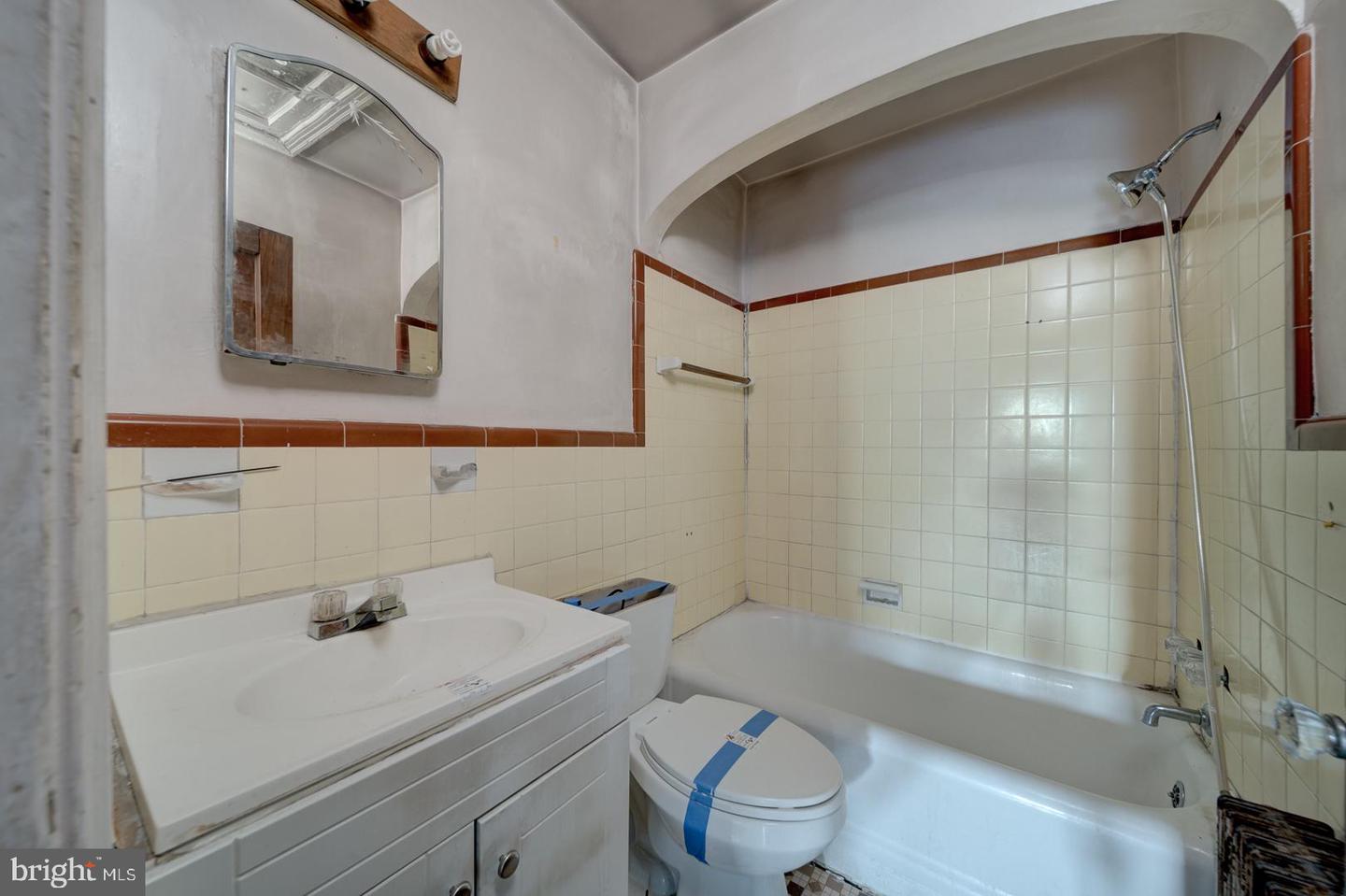 5128 NEW HAMPSHIRE AVE NW, WASHINGTON, District Of Columbia 20011, 3 Bedrooms Bedrooms, ,3 BathroomsBathrooms,Residential,For sale,5128 NEW HAMPSHIRE AVE NW,DCDC2200330 MLS # DCDC2200330