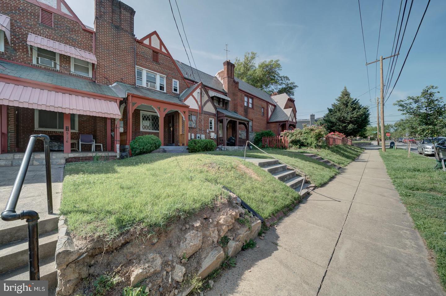 5128 NEW HAMPSHIRE AVE NW, WASHINGTON, District Of Columbia 20011, 3 Bedrooms Bedrooms, ,3 BathroomsBathrooms,Residential,For sale,5128 NEW HAMPSHIRE AVE NW,DCDC2200330 MLS # DCDC2200330