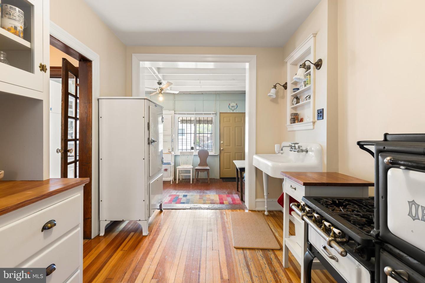 3650 PARK PL NW, WASHINGTON, District Of Columbia 20010, 4 Bedrooms Bedrooms, ,2 BathroomsBathrooms,Residential,For sale,3650 PARK PL NW,DCDC2200362 MLS # DCDC2200362