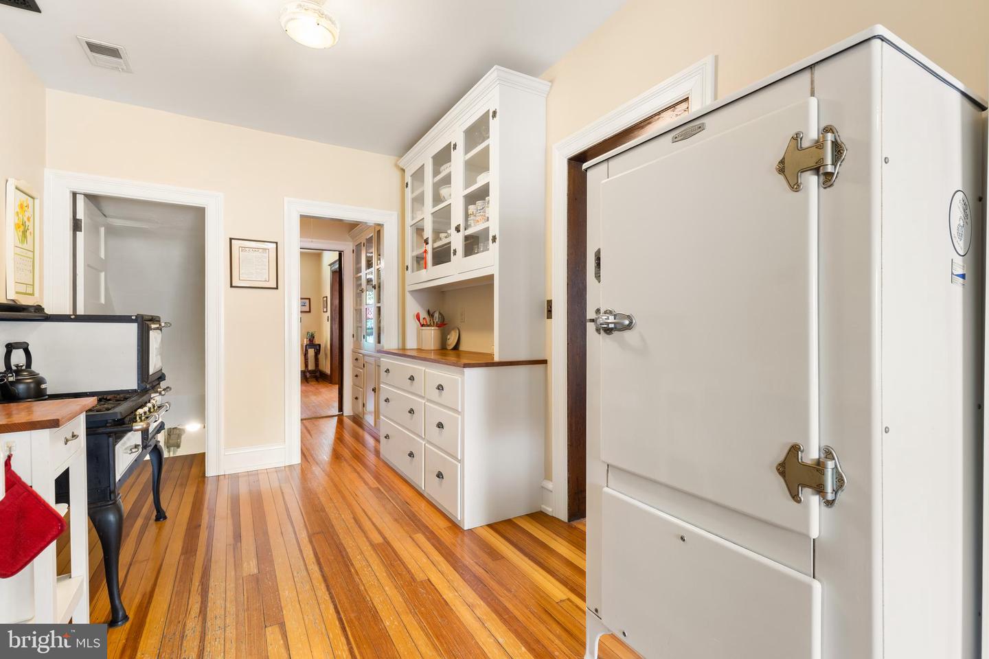 3650 PARK PL NW, WASHINGTON, District Of Columbia 20010, 4 Bedrooms Bedrooms, ,2 BathroomsBathrooms,Residential,For sale,3650 PARK PL NW,DCDC2200362 MLS # DCDC2200362