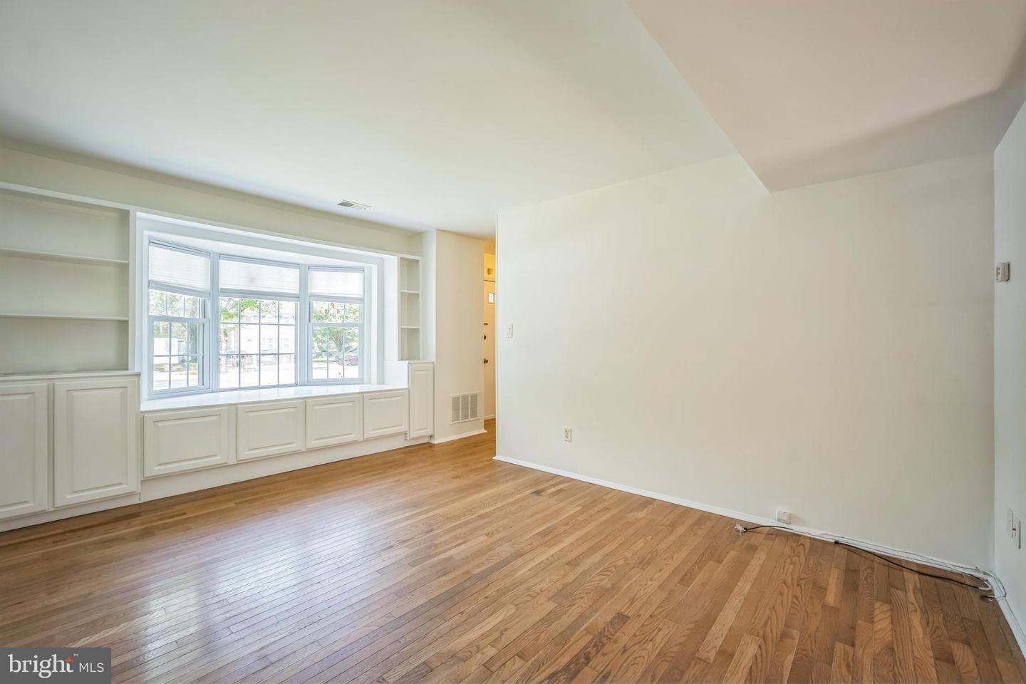 8361 LUCE CT, SPRINGFIELD, Virginia 22153, 3 Bedrooms Bedrooms, ,2 BathroomsBathrooms,Residential,For sale,8361 LUCE CT,VAFX2242594 MLS # VAFX2242594