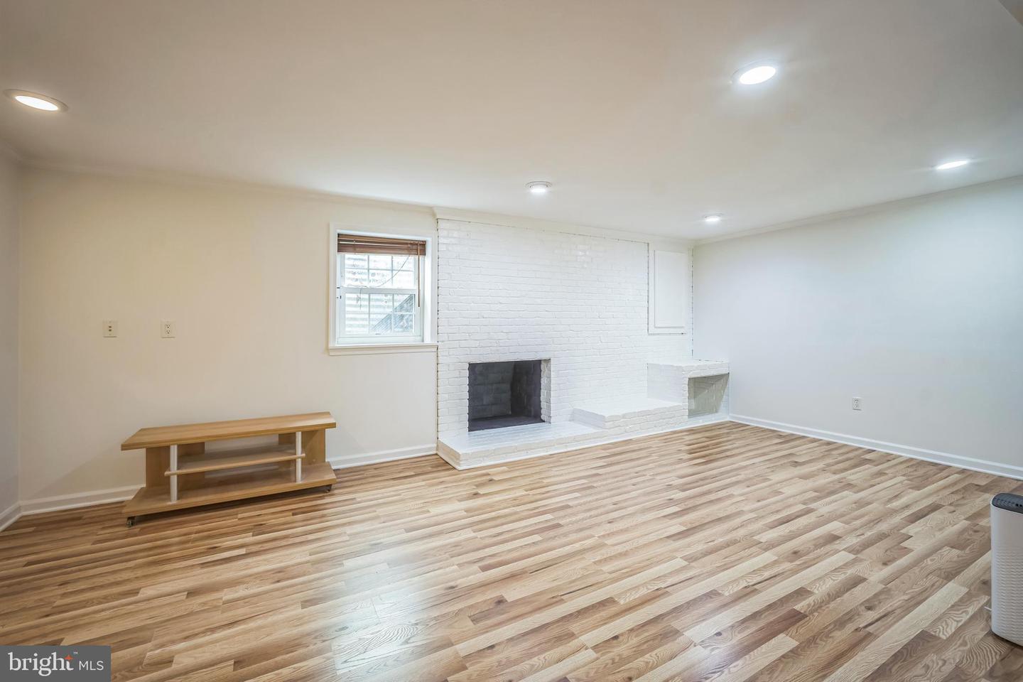 8361 LUCE CT, SPRINGFIELD, Virginia 22153, 3 Bedrooms Bedrooms, ,2 BathroomsBathrooms,Residential,For sale,8361 LUCE CT,VAFX2242594 MLS # VAFX2242594
