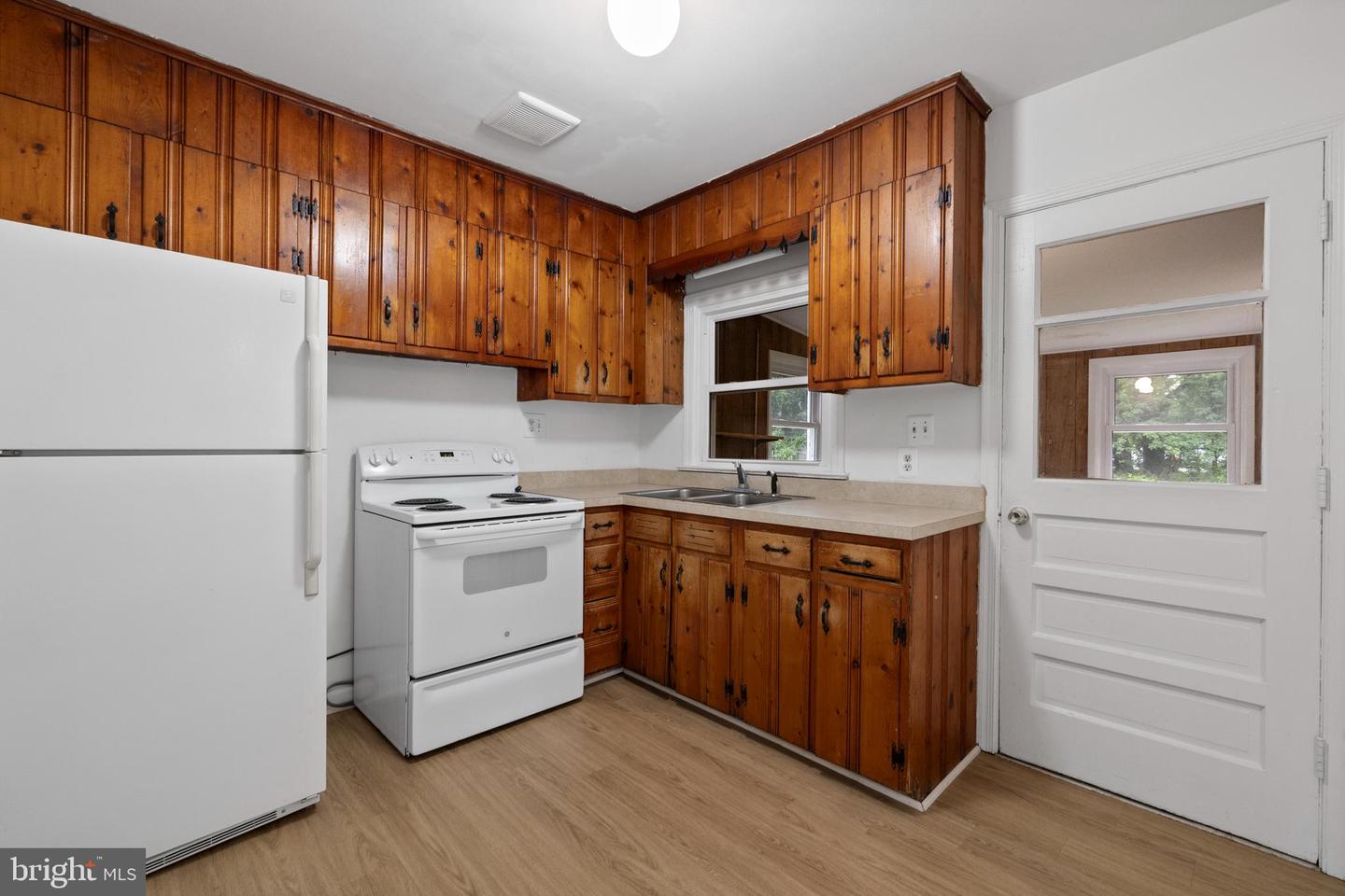 106 NORTH ST NE, LEESBURG, Virginia 20176, 3 Bedrooms Bedrooms, ,1 BathroomBathrooms,Residential,For sale,106 NORTH ST NE,VALO2097828 MLS # VALO2097828