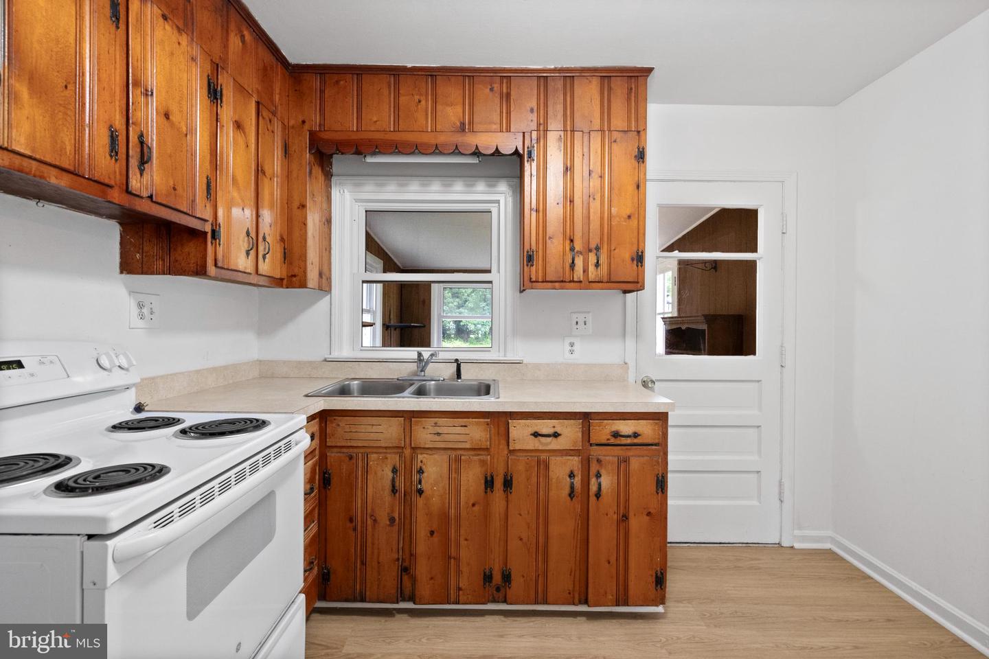 106 NORTH ST NE, LEESBURG, Virginia 20176, 3 Bedrooms Bedrooms, ,1 BathroomBathrooms,Residential,For sale,106 NORTH ST NE,VALO2097828 MLS # VALO2097828