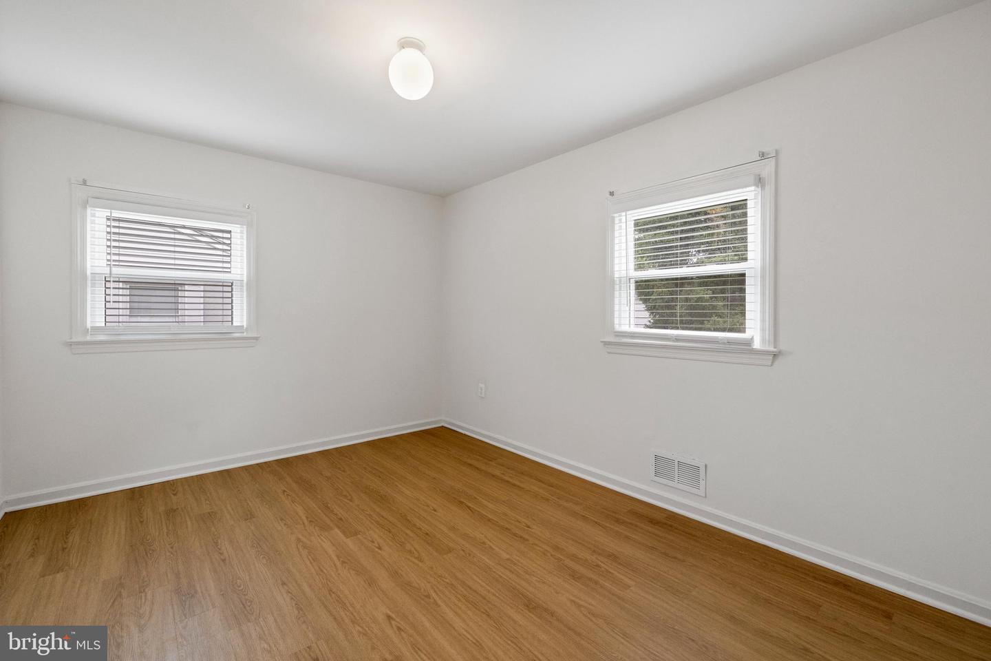 106 NORTH ST NE, LEESBURG, Virginia 20176, 3 Bedrooms Bedrooms, ,1 BathroomBathrooms,Residential,For sale,106 NORTH ST NE,VALO2097828 MLS # VALO2097828