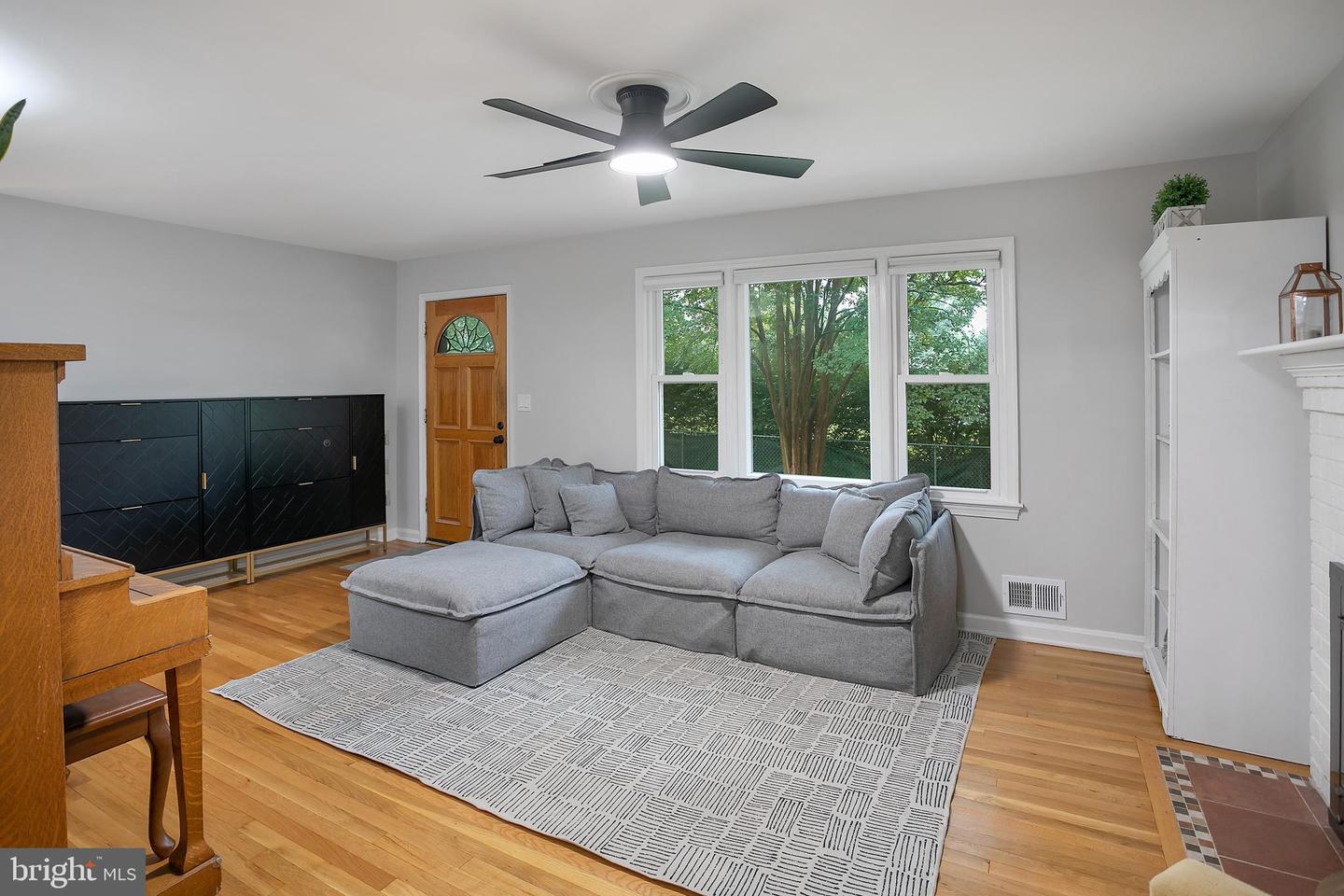 6001 KROY CT, SPRINGFIELD, Virginia 22150, 4 Bedrooms Bedrooms, ,2 BathroomsBathrooms,Residential,For sale,6001 KROY CT,VAFX2245354 MLS # VAFX2245354