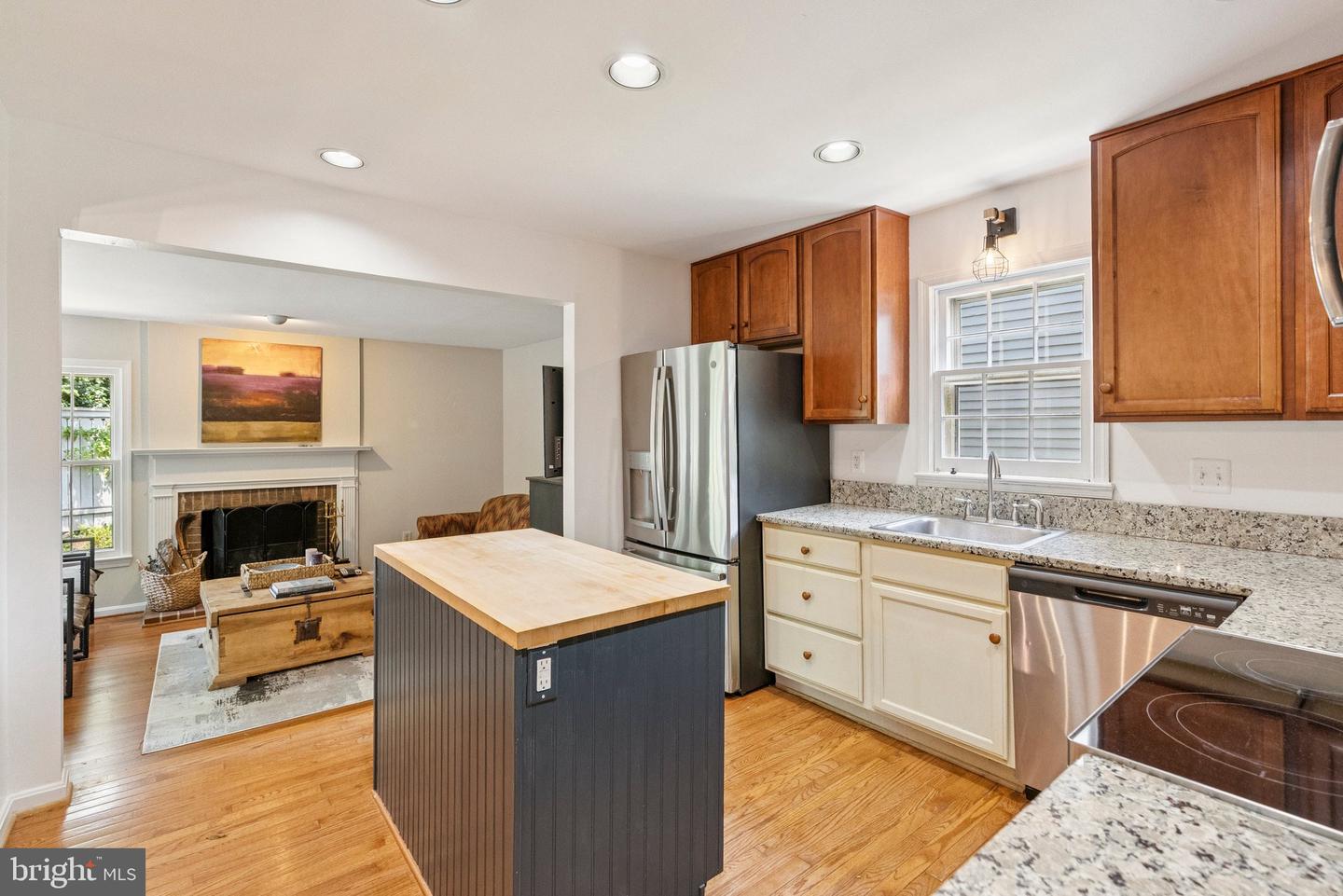 2085 COBBLESTONE LN, RESTON, Virginia 20191, 4 Bedrooms Bedrooms, ,3 BathroomsBathrooms,Residential,For sale,2085 COBBLESTONE LN,VAFX2245726 MLS # VAFX2245726