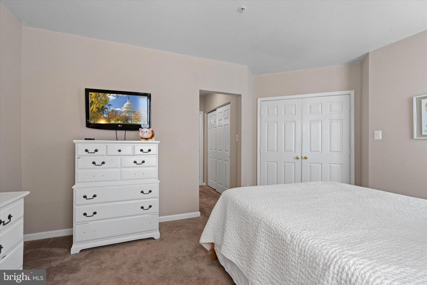 25280 LAKE SHORE SQ #205, CHANTILLY, Virginia 20152, 2 Bedrooms Bedrooms, ,1 BathroomBathrooms,Residential,For sale,25280 LAKE SHORE SQ #205,VALO2098844 MLS # VALO2098844