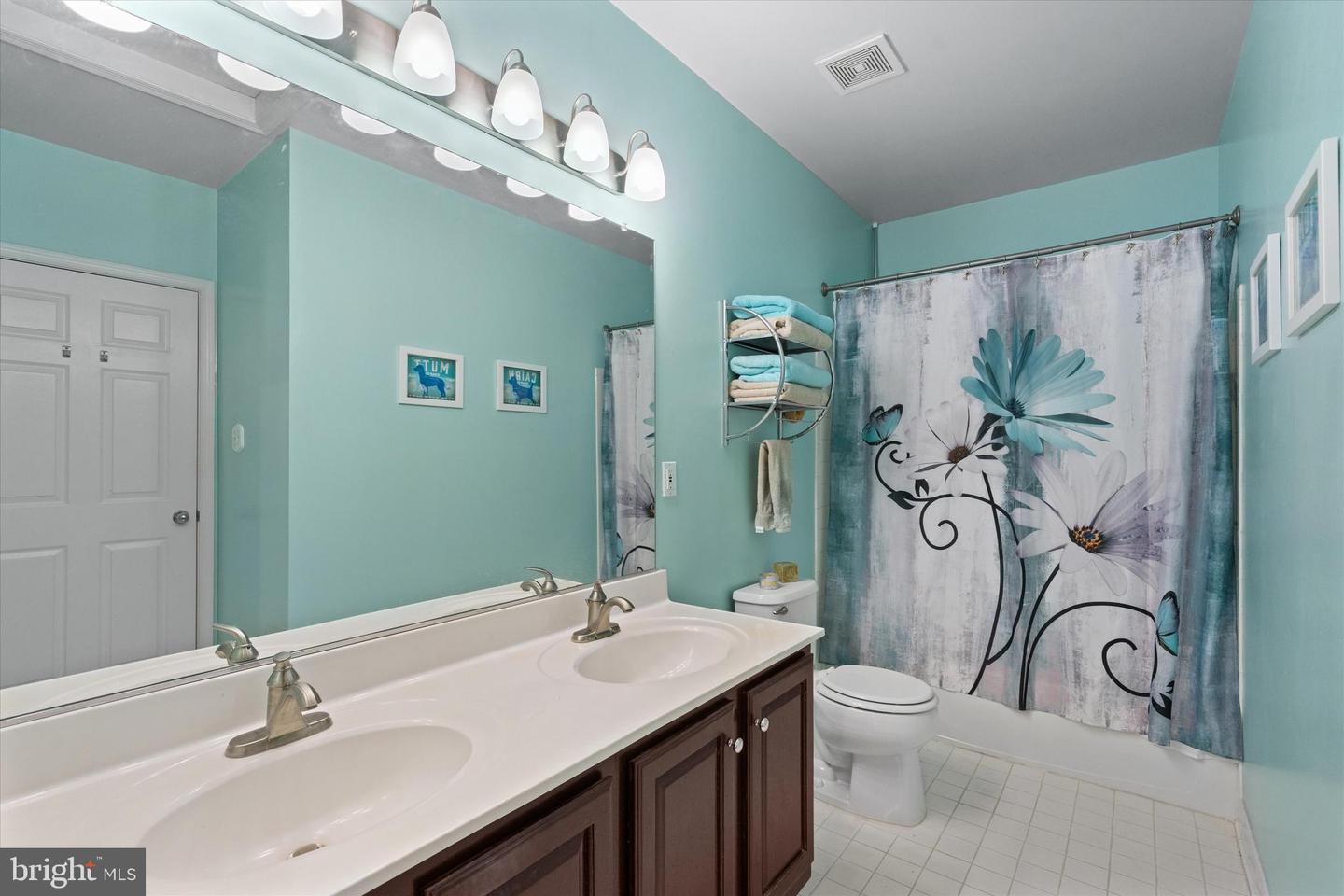 25280 LAKE SHORE SQ #205, CHANTILLY, Virginia 20152, 2 Bedrooms Bedrooms, ,1 BathroomBathrooms,Residential,For sale,25280 LAKE SHORE SQ #205,VALO2098844 MLS # VALO2098844