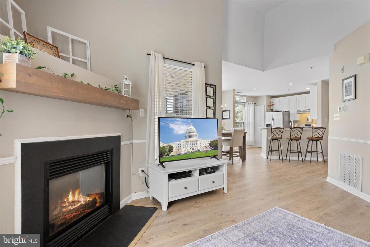 25280 LAKE SHORE SQ #205, CHANTILLY, Virginia 20152, 2 Bedrooms Bedrooms, ,1 BathroomBathrooms,Residential,For sale,25280 LAKE SHORE SQ #205,VALO2098844 MLS # VALO2098844
