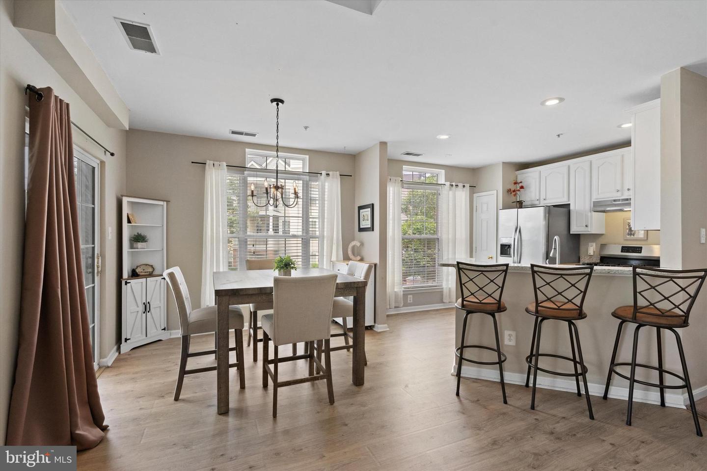 25280 LAKE SHORE SQ #205, CHANTILLY, Virginia 20152, 2 Bedrooms Bedrooms, ,1 BathroomBathrooms,Residential,For sale,25280 LAKE SHORE SQ #205,VALO2098844 MLS # VALO2098844