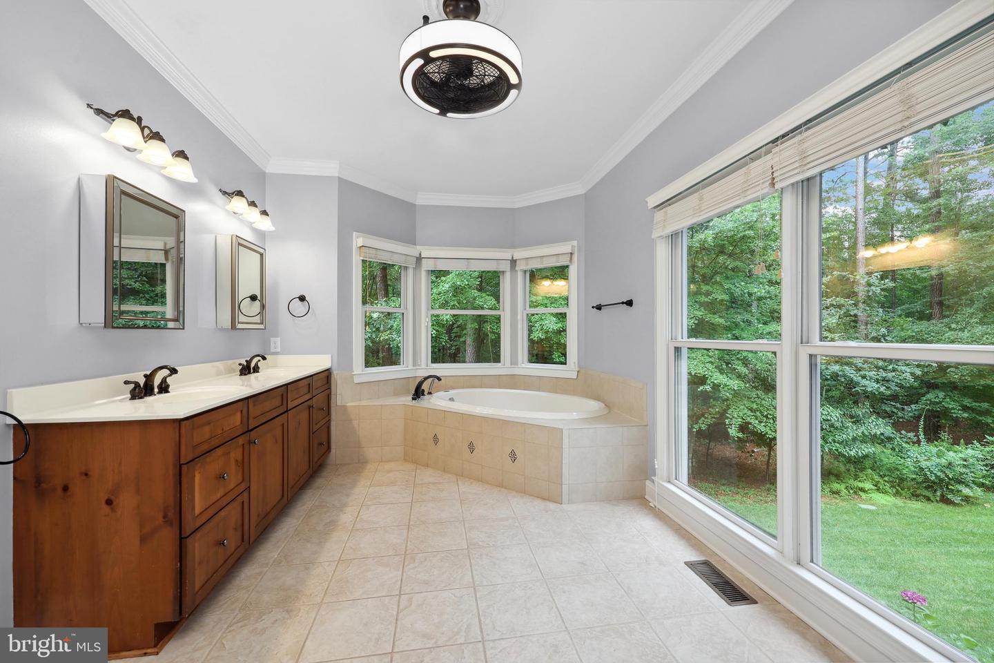 11607 FAWN LAKE PKWY, SPOTSYLVANIA, Virginia 22551, 5 Bedrooms Bedrooms, ,4 BathroomsBathrooms,Residential,For sale,11607 FAWN LAKE PKWY,VASP2033732 MLS # VASP2033732