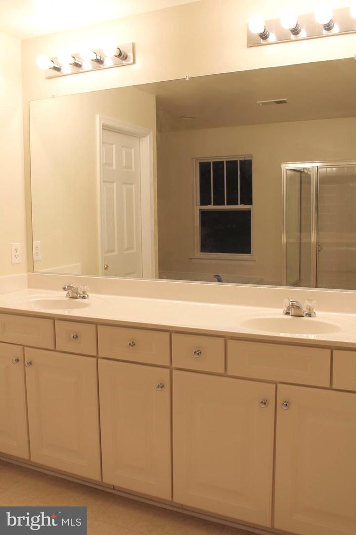 1202 ANDERSON ST, FREDERICKSBURG, Virginia 22401, 5 Bedrooms Bedrooms, ,2 BathroomsBathrooms,Residential,For sale,1202 ANDERSON ST,VAFB2008376 MLS # VAFB2008376