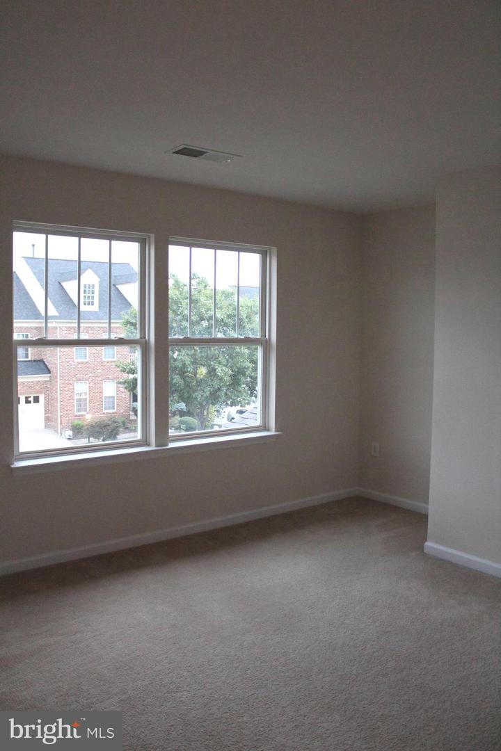 1202 ANDERSON ST, FREDERICKSBURG, Virginia 22401, 5 Bedrooms Bedrooms, ,2 BathroomsBathrooms,Residential,For sale,1202 ANDERSON ST,VAFB2008376 MLS # VAFB2008376