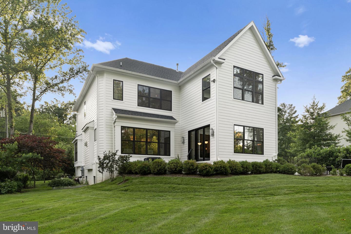 717 MILLER AVE, GREAT FALLS, Virginia 22066, 6 Bedrooms Bedrooms, ,6 BathroomsBathrooms,Residential,For sale,717 MILLER AVE,VAFX2245878 MLS # VAFX2245878
