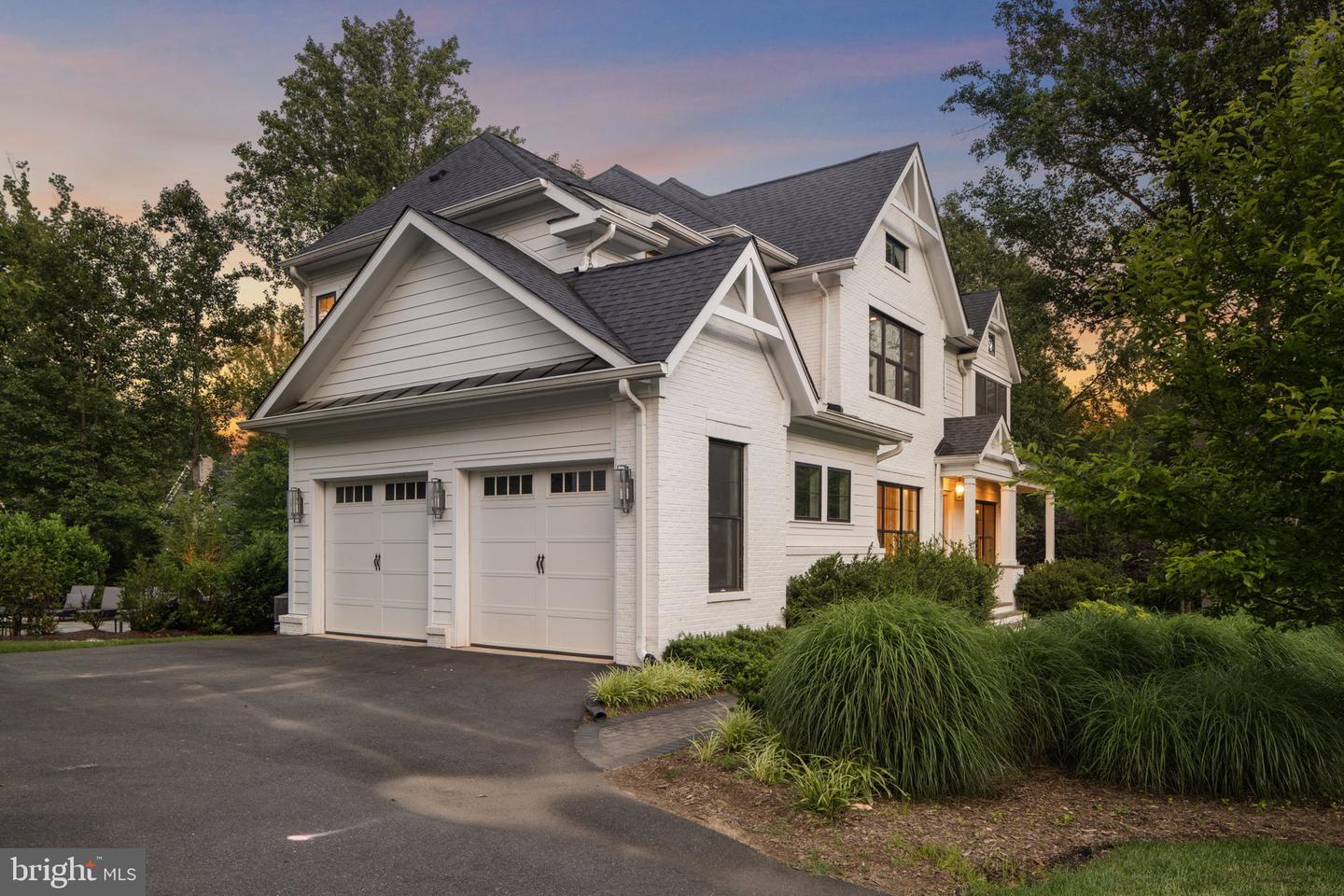 717 MILLER AVE, GREAT FALLS, Virginia 22066, 6 Bedrooms Bedrooms, ,6 BathroomsBathrooms,Residential,For sale,717 MILLER AVE,VAFX2245878 MLS # VAFX2245878