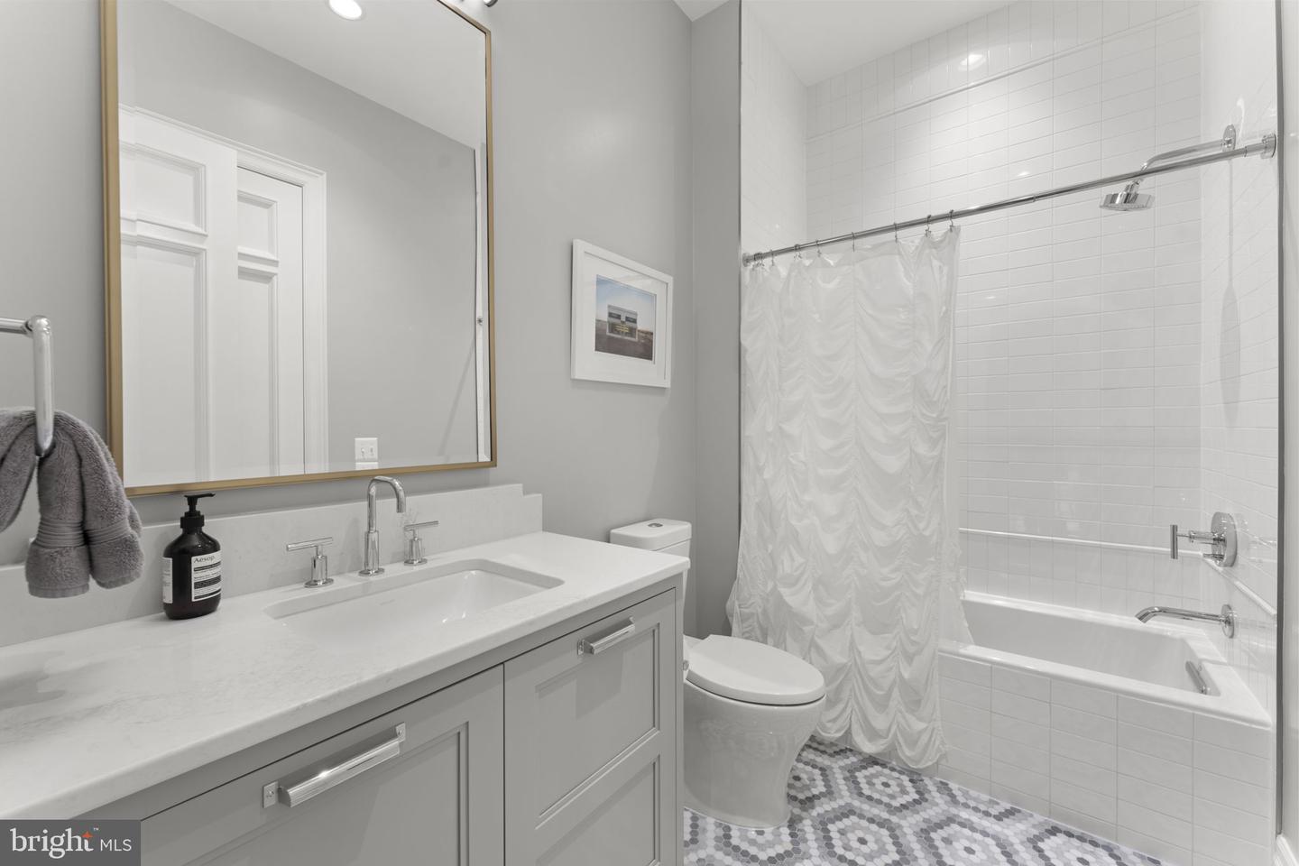 717 MILLER AVE, GREAT FALLS, Virginia 22066, 6 Bedrooms Bedrooms, ,6 BathroomsBathrooms,Residential,For sale,717 MILLER AVE,VAFX2245878 MLS # VAFX2245878