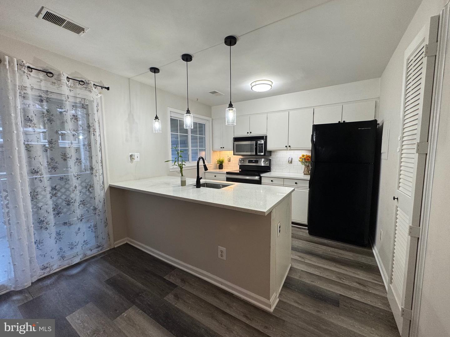 12909 ROUTE 50 #12909A, FAIRFAX, Virginia 22033, 2 Bedrooms Bedrooms, ,2 BathroomsBathrooms,Residential,For sale,12909 ROUTE 50 #12909A,VAFX2245898 MLS # VAFX2245898