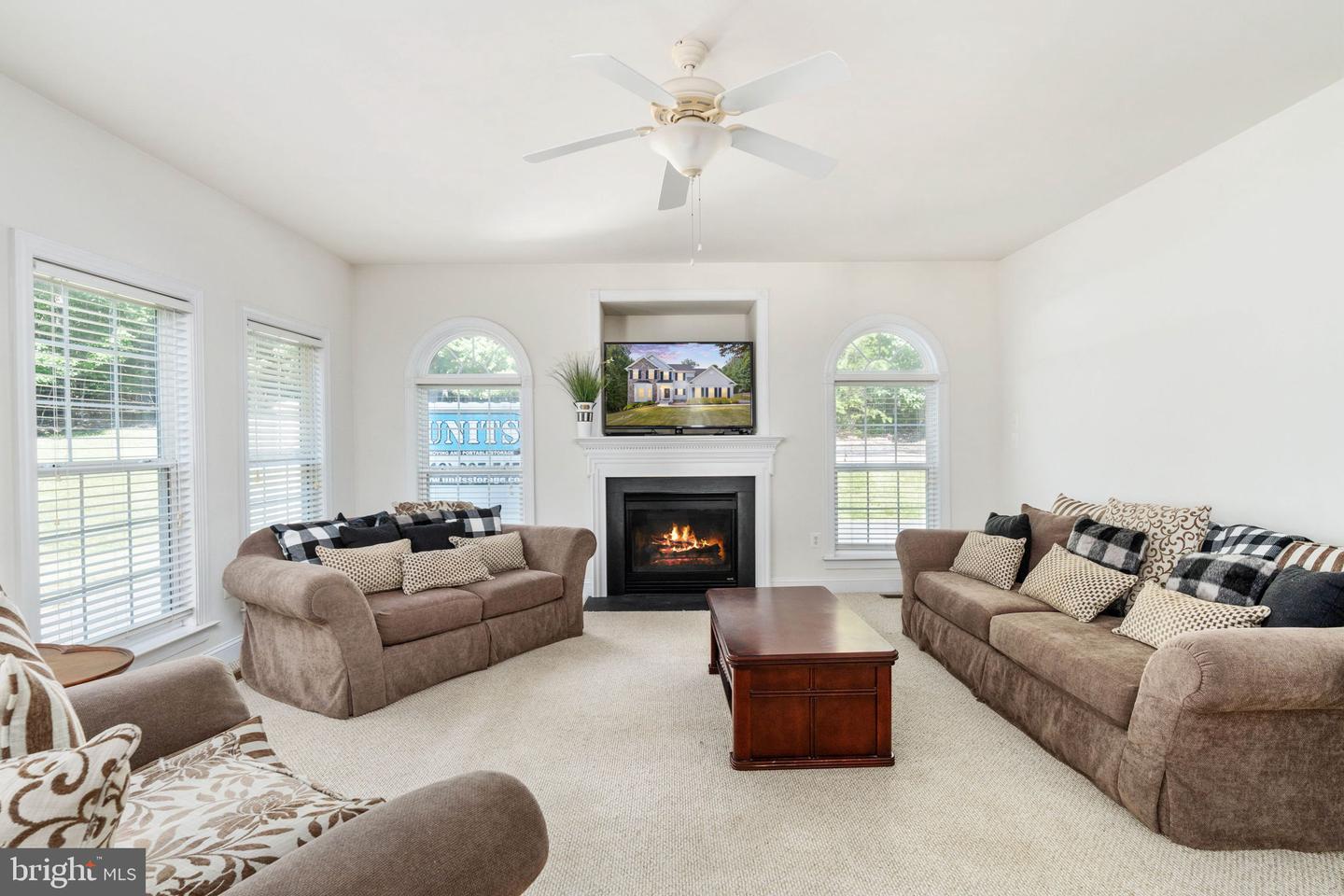 425 GENTLE BREEZE CIR, FREDERICKSBURG, Virginia 22406, 5 Bedrooms Bedrooms, ,3 BathroomsBathrooms,Residential,For sale,425 GENTLE BREEZE CIR,VAST2039584 MLS # VAST2039584