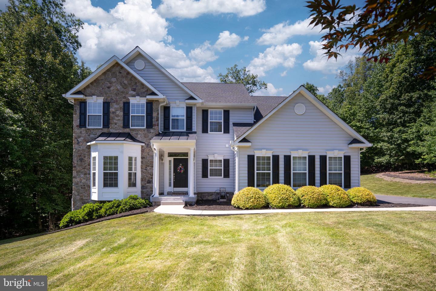 425 GENTLE BREEZE CIR, FREDERICKSBURG, Virginia 22406, 5 Bedrooms Bedrooms, ,3 BathroomsBathrooms,Residential,For sale,425 GENTLE BREEZE CIR,VAST2039584 MLS # VAST2039584