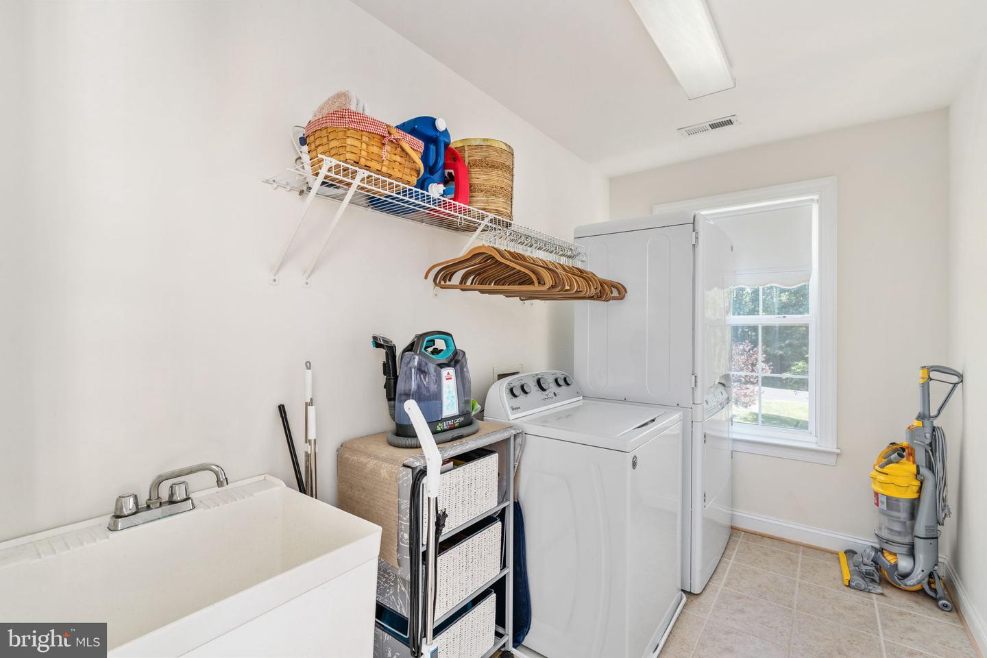 425 GENTLE BREEZE CIR, FREDERICKSBURG, Virginia 22406, 5 Bedrooms Bedrooms, ,3 BathroomsBathrooms,Residential,For sale,425 GENTLE BREEZE CIR,VAST2039584 MLS # VAST2039584