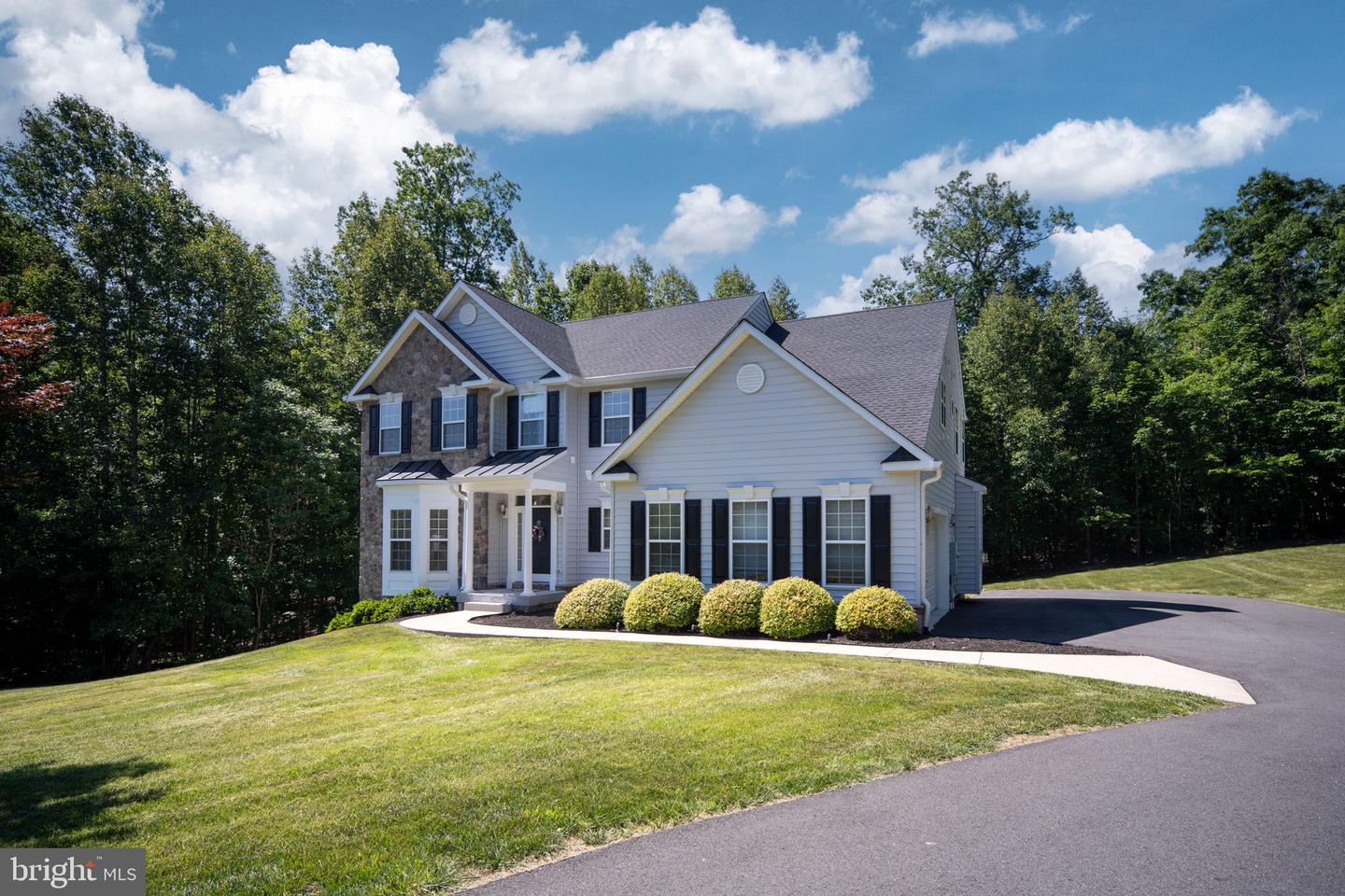 425 GENTLE BREEZE CIR, FREDERICKSBURG, Virginia 22406, 5 Bedrooms Bedrooms, ,3 BathroomsBathrooms,Residential,For sale,425 GENTLE BREEZE CIR,VAST2039584 MLS # VAST2039584