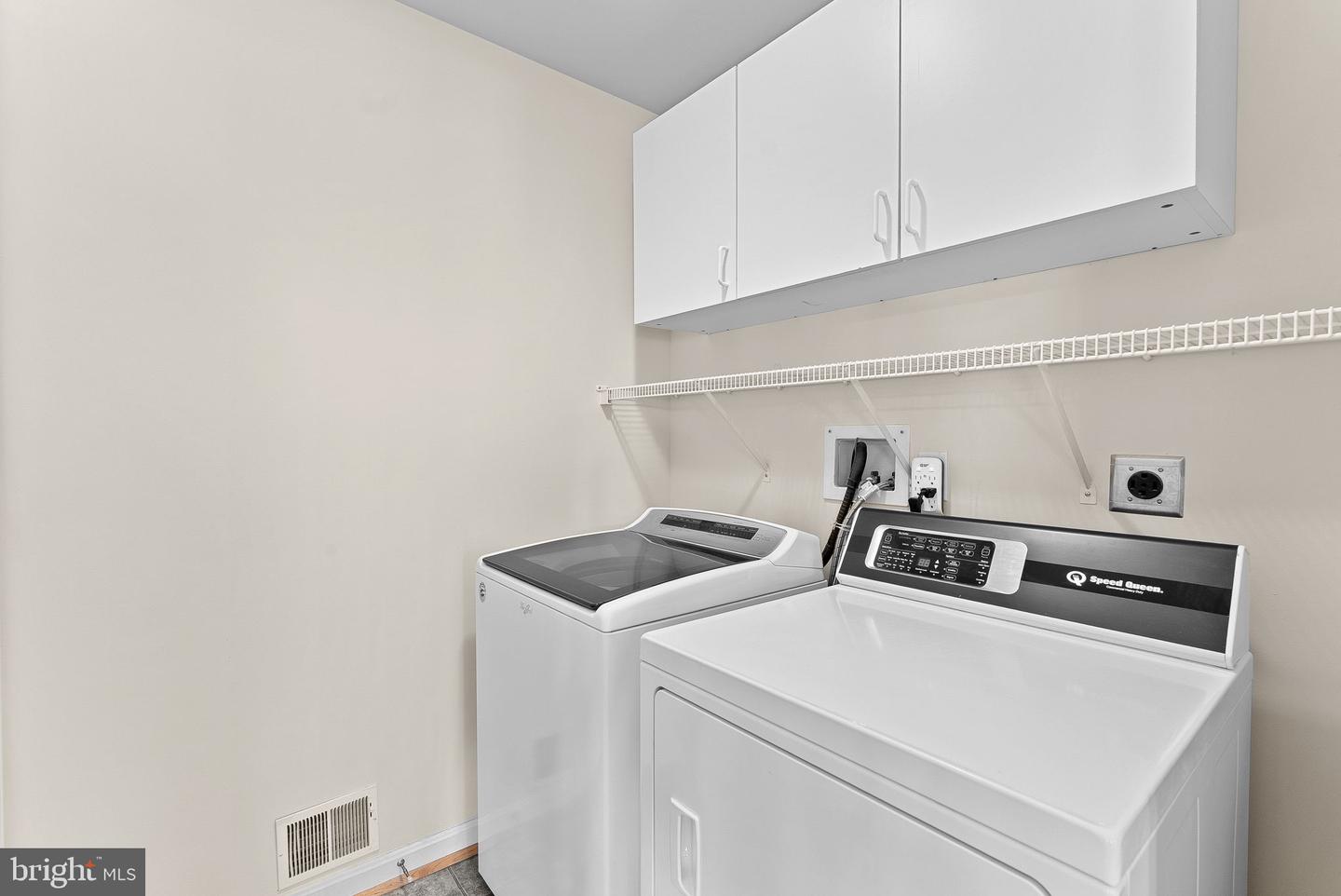 302 EDGAR CT, BERRYVILLE, Virginia 22611, 4 Bedrooms Bedrooms, ,2 BathroomsBathrooms,Residential,For sale,302 EDGAR CT,VACL2003824 MLS # VACL2003824