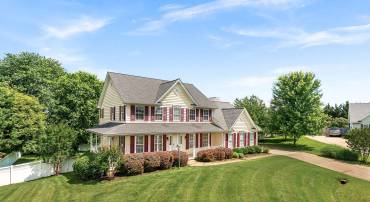 302 EDGAR CT, BERRYVILLE, Virginia 22611, 4 Bedrooms Bedrooms, ,2 BathroomsBathrooms,Residential,For sale,302 EDGAR CT,VACL2003824 MLS # VACL2003824