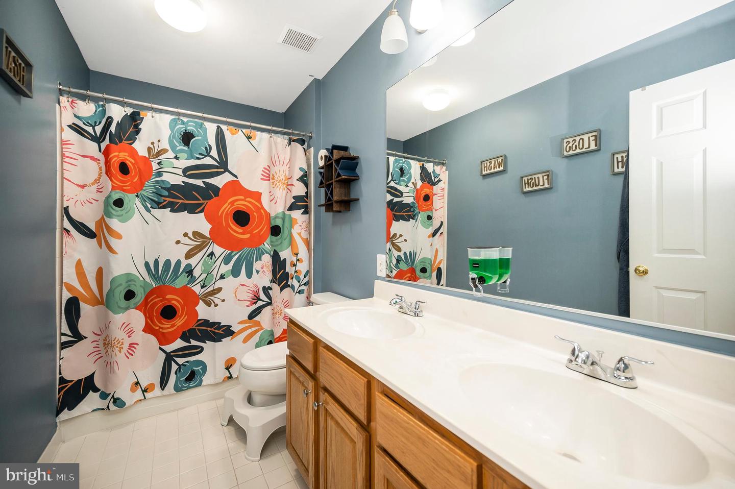 12424 SILENT WOLF DR, MANASSAS, Virginia 20112, 4 Bedrooms Bedrooms, ,3 BathroomsBathrooms,Residential,For sale,12424 SILENT WOLF DR,VAPW2096768 MLS # VAPW2096768