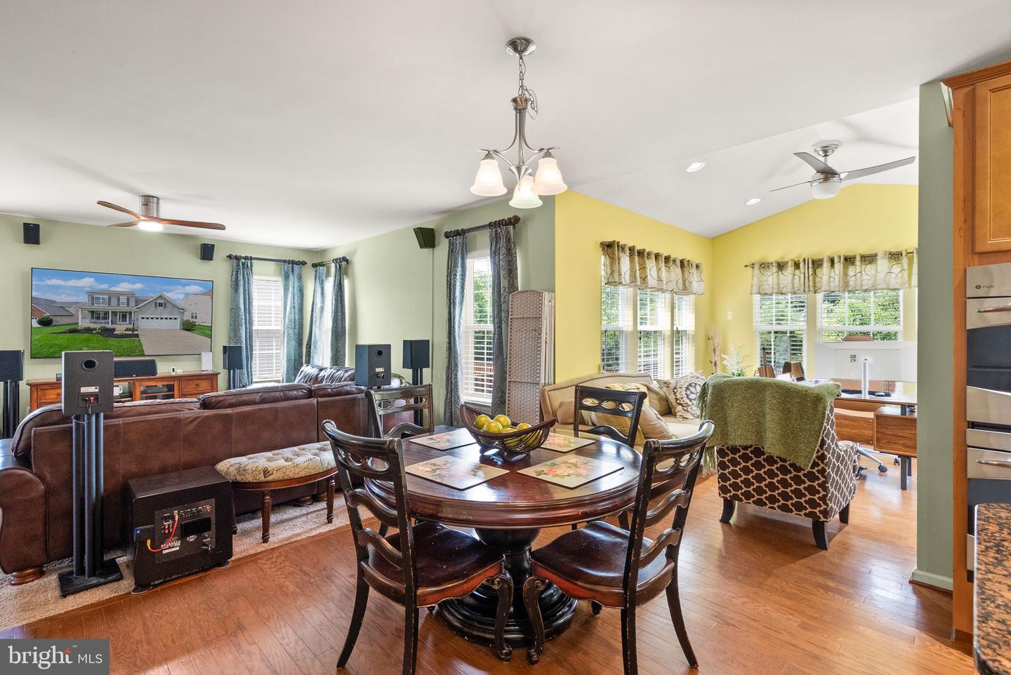 5638 MINNIE CT, WOODBRIDGE, Virginia 22193, 5 Bedrooms Bedrooms, ,3 BathroomsBathrooms,Residential,For sale,5638 MINNIE CT,VAPW2096532 MLS # VAPW2096532