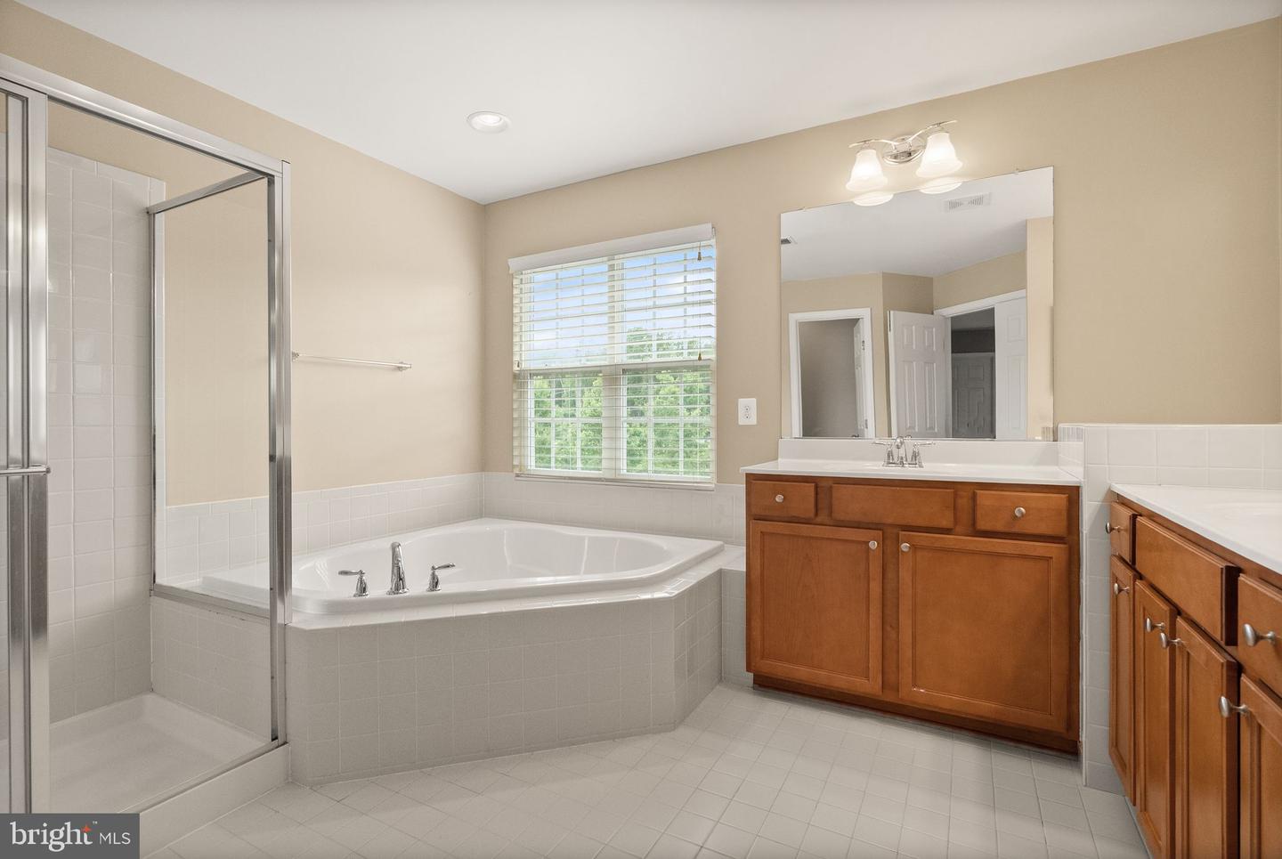 5638 MINNIE CT, WOODBRIDGE, Virginia 22193, 5 Bedrooms Bedrooms, ,3 BathroomsBathrooms,Residential,For sale,5638 MINNIE CT,VAPW2096532 MLS # VAPW2096532